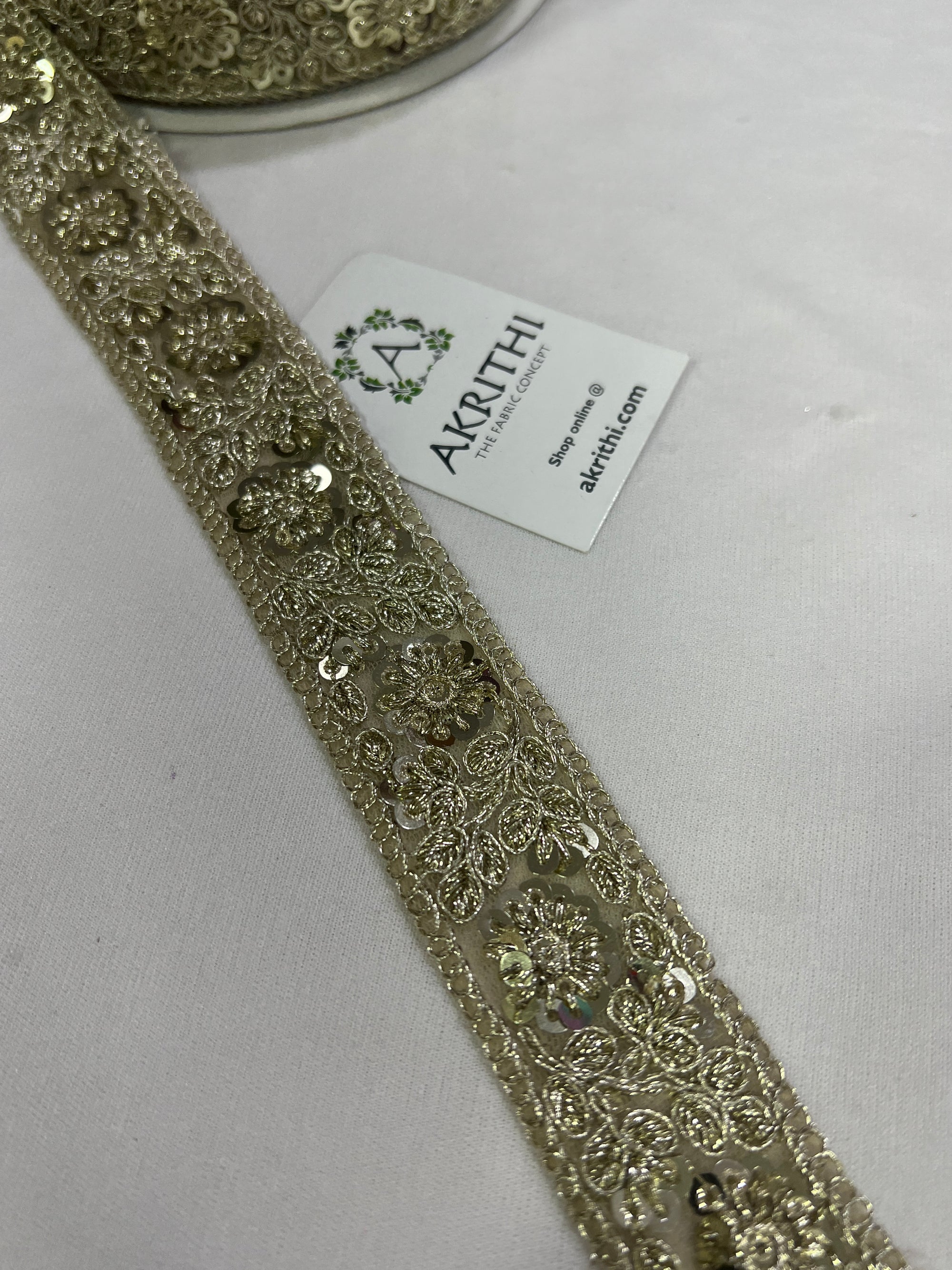 Embroidered lace 9 metres roll