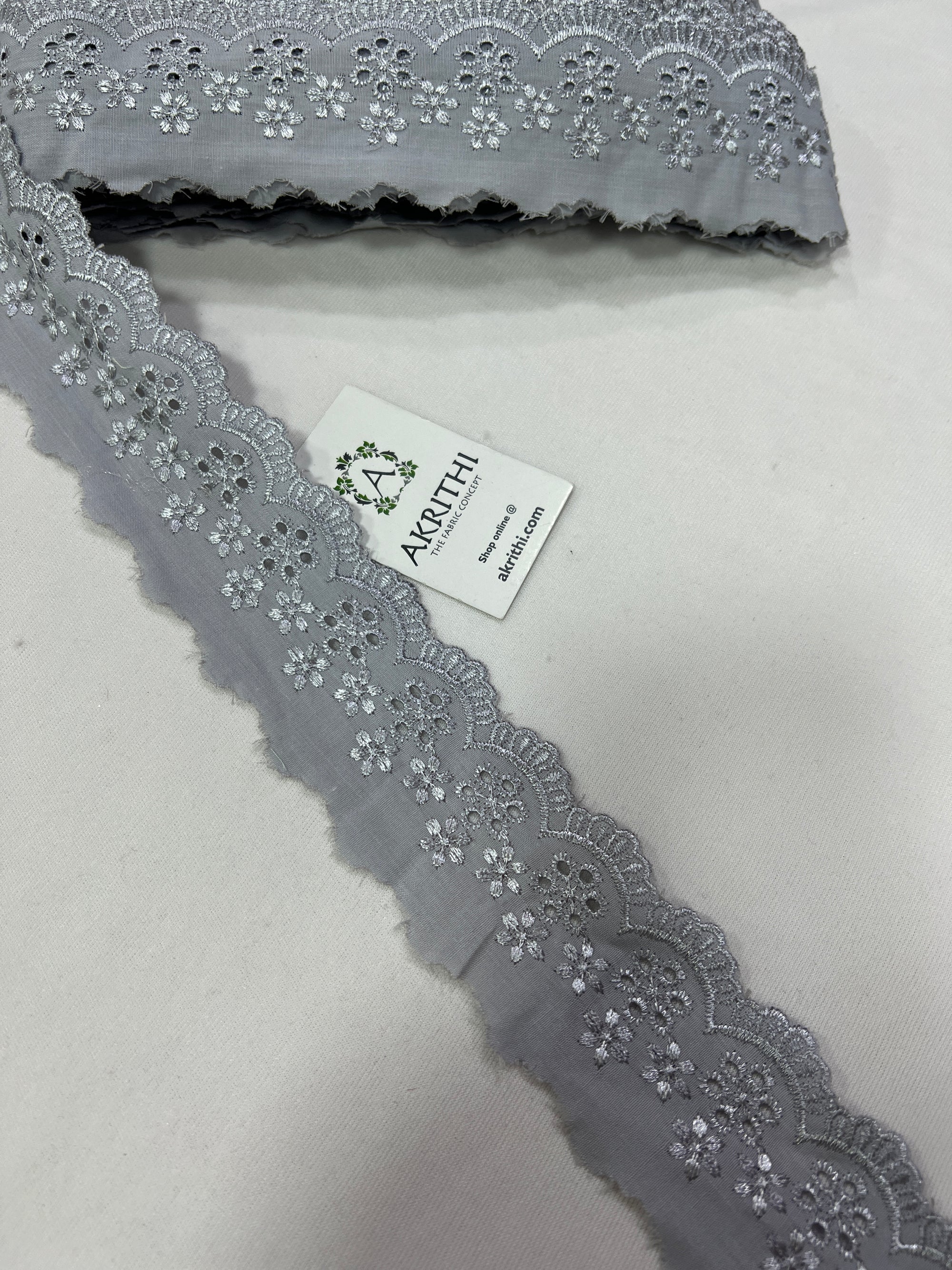 Cotton lace per metre