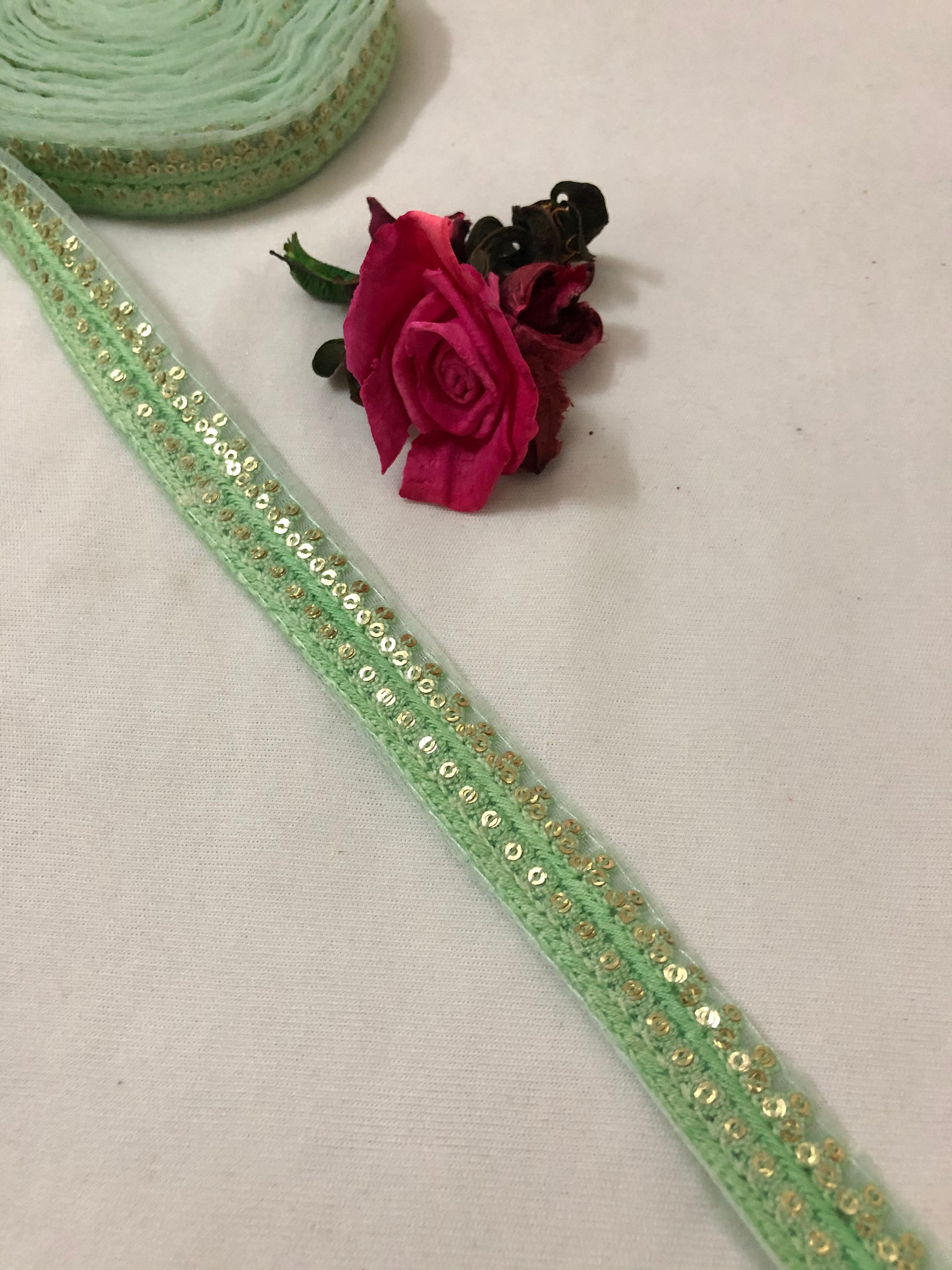 Embroidered lace 9 metres roll
