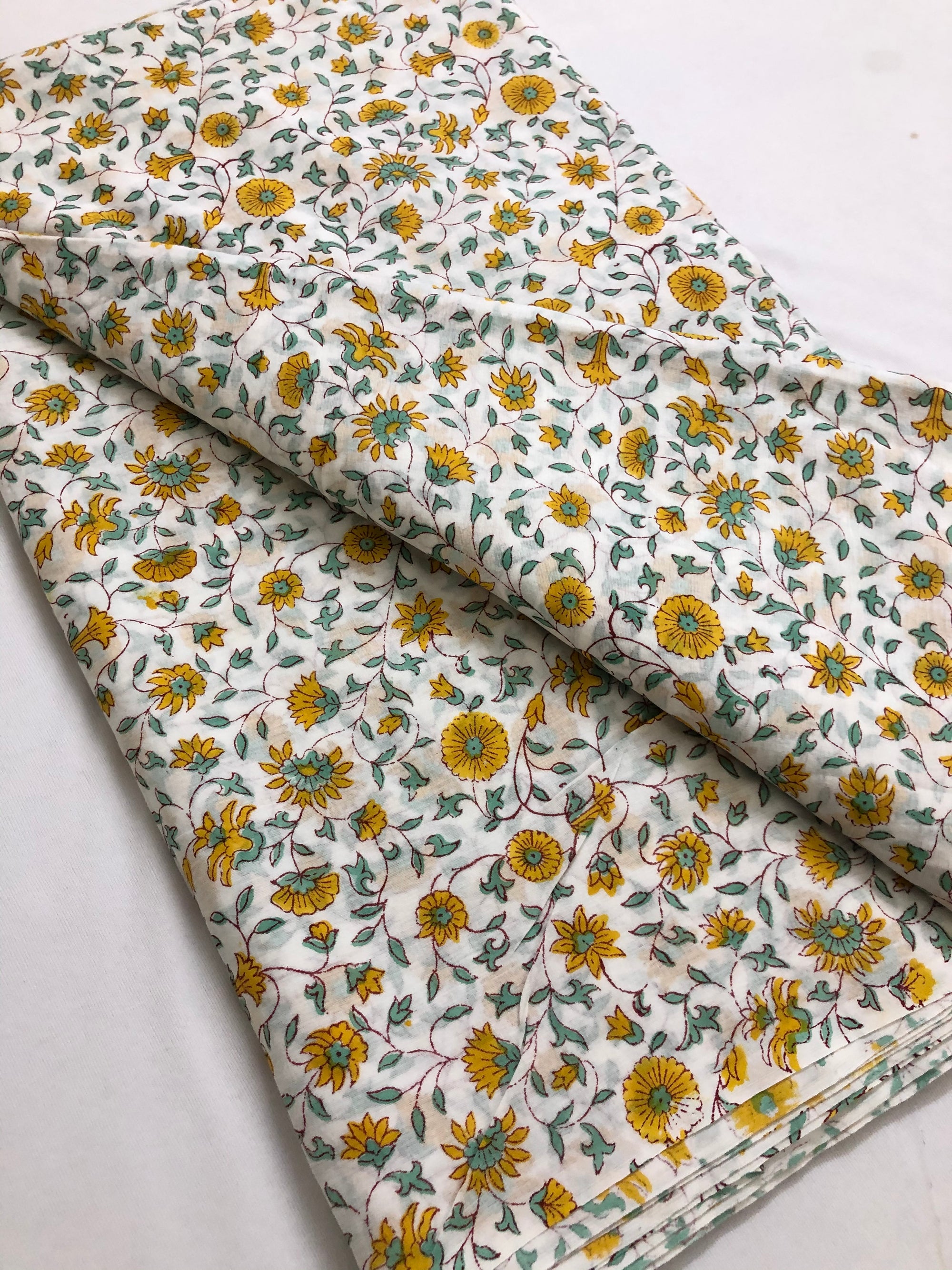 Printed mul cotton fabric