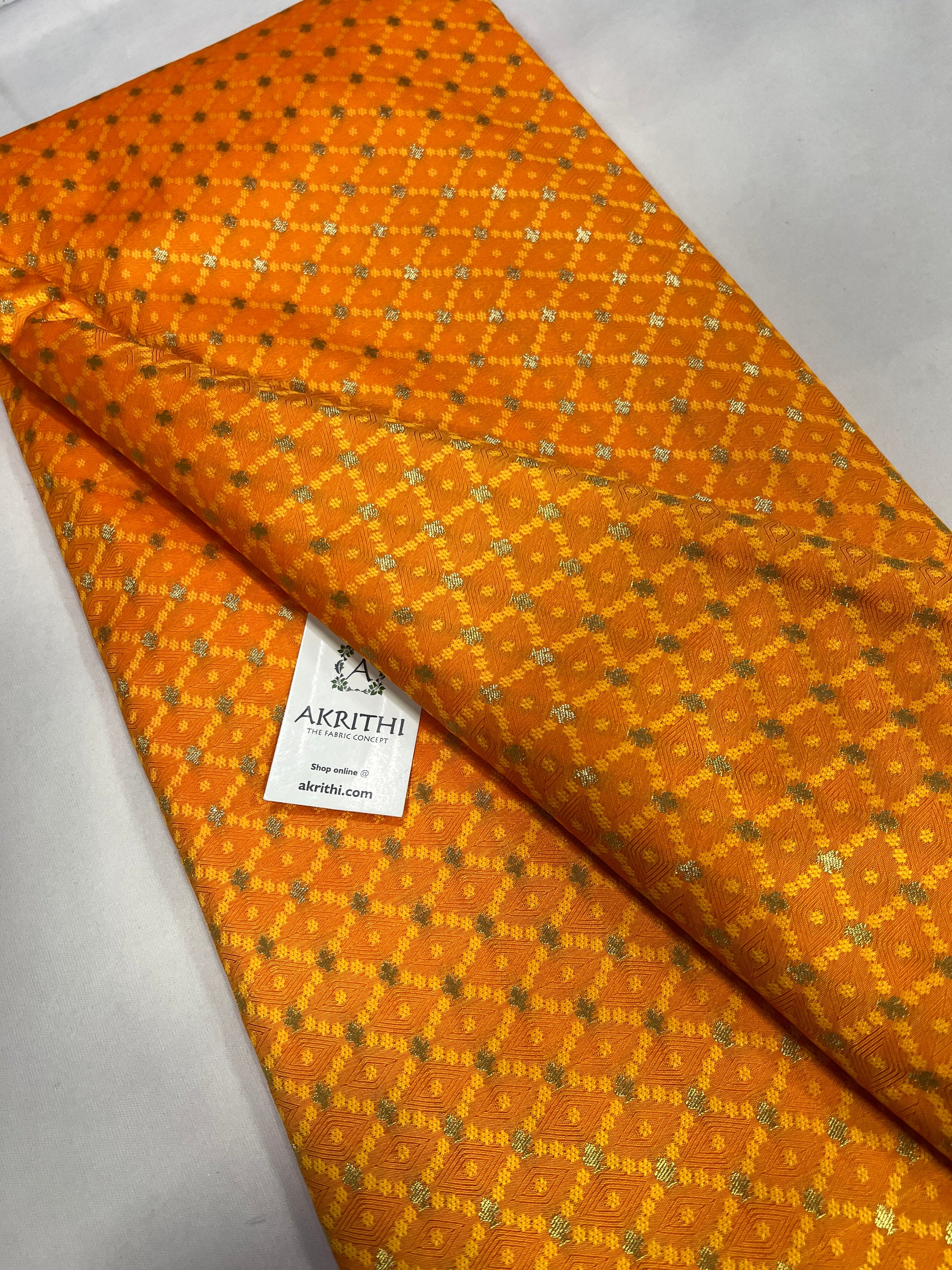 Banarasi tanchoi Butti brocade fabric
