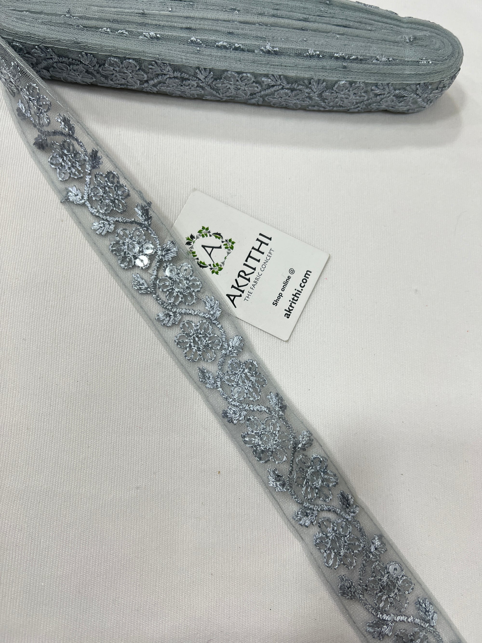 Embroidered lace 9 metres roll