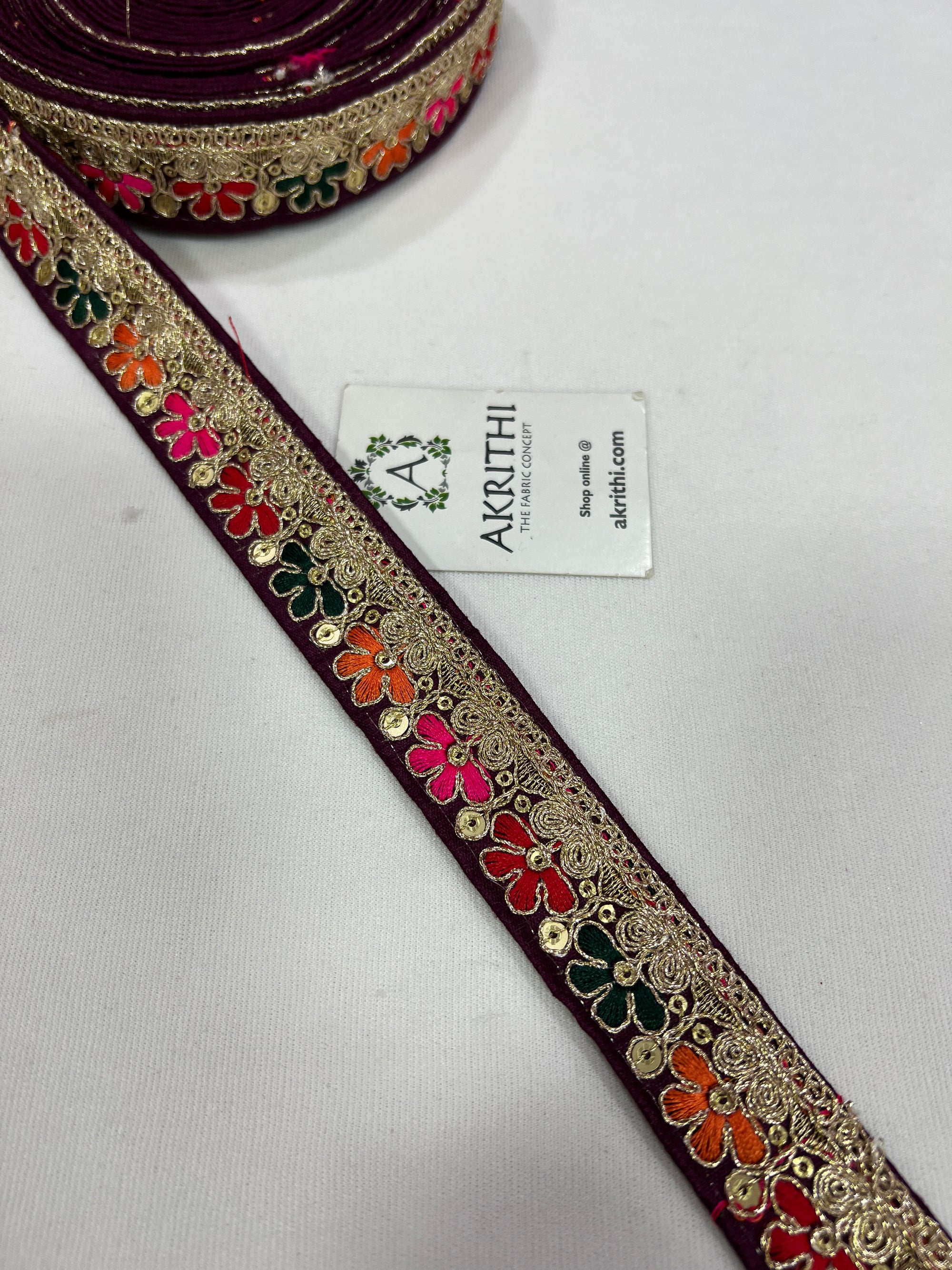 Embroidered lace 9 metres roll