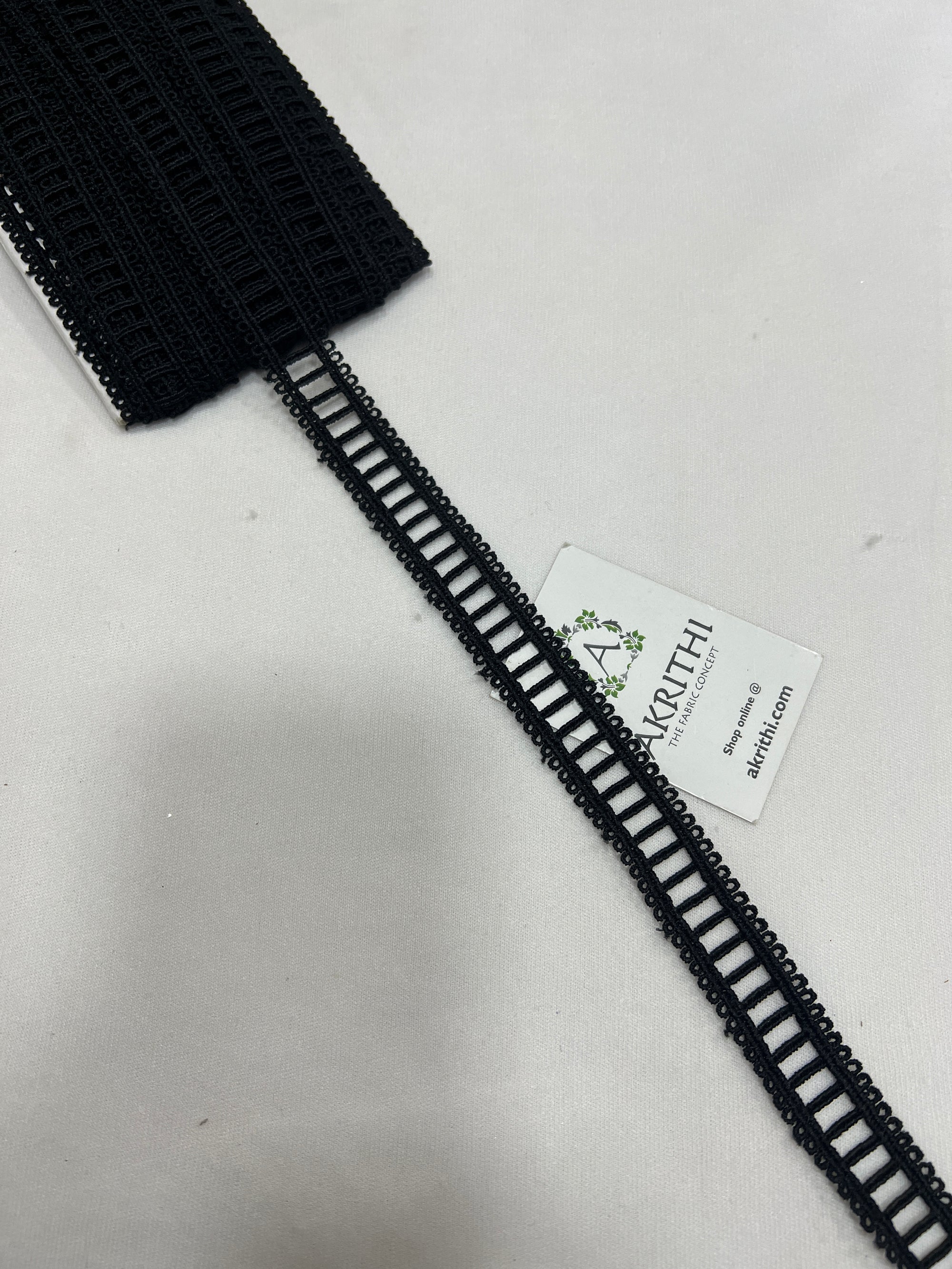 Lace per metre