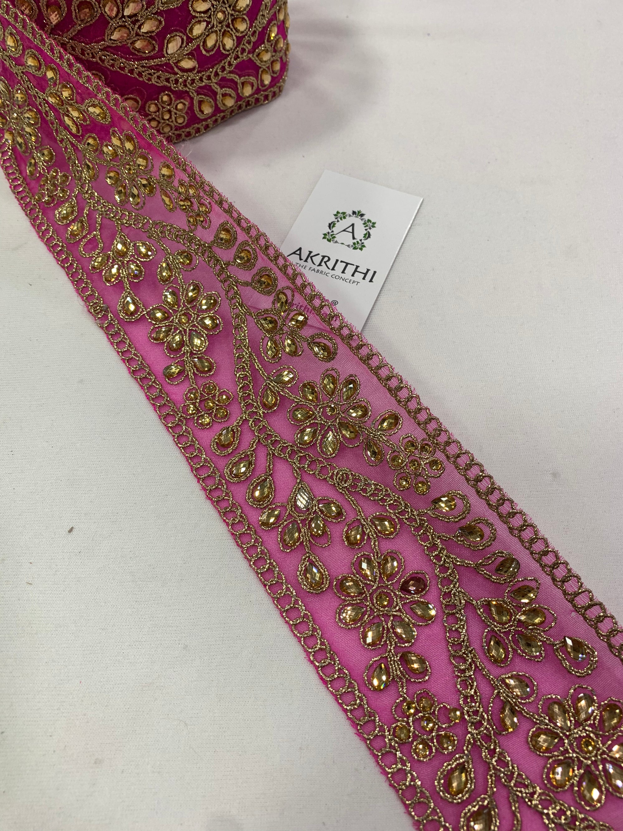 Embroidered lace 9 metres roll
