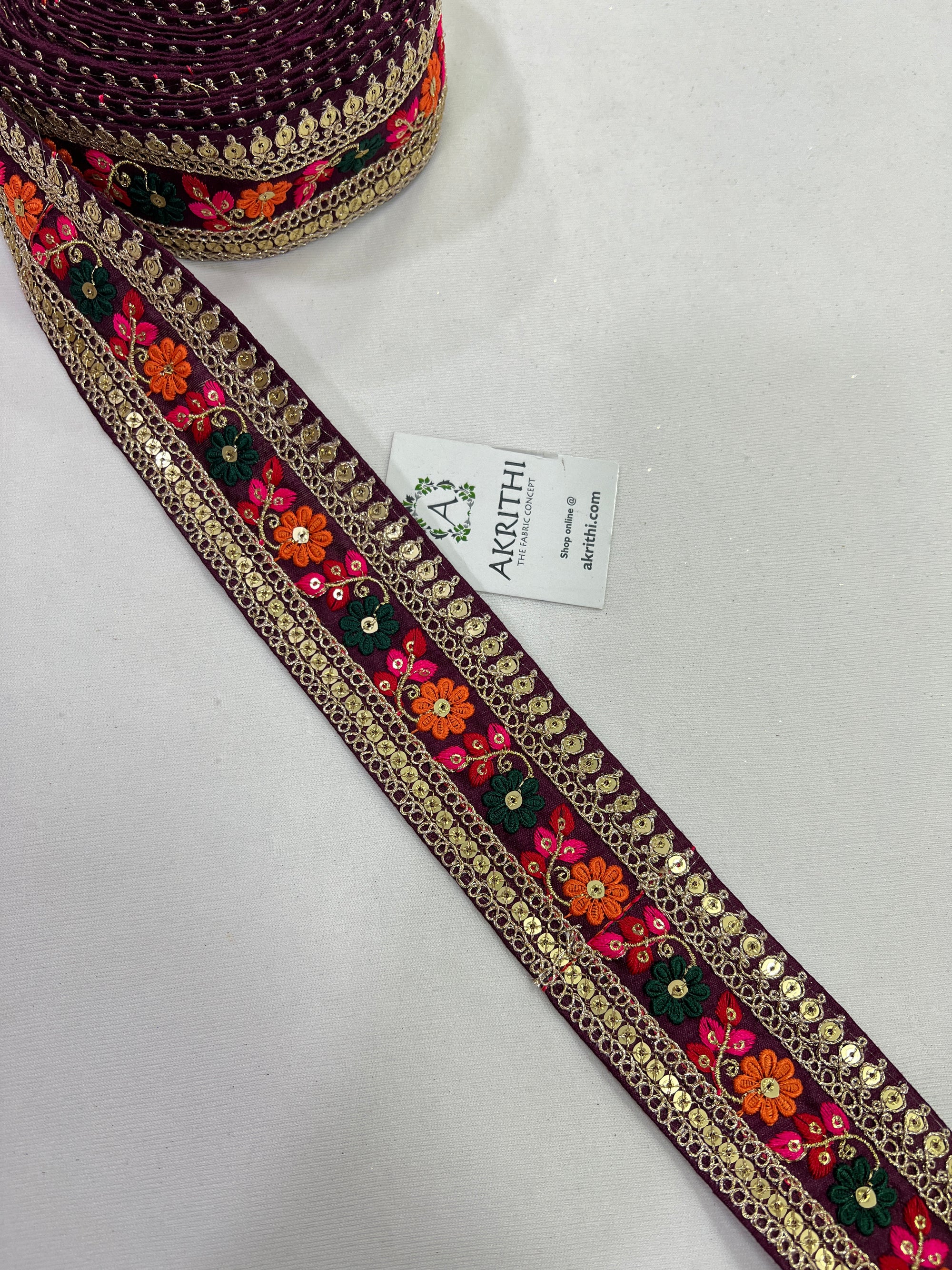 Embroidered lace 9 metres roll