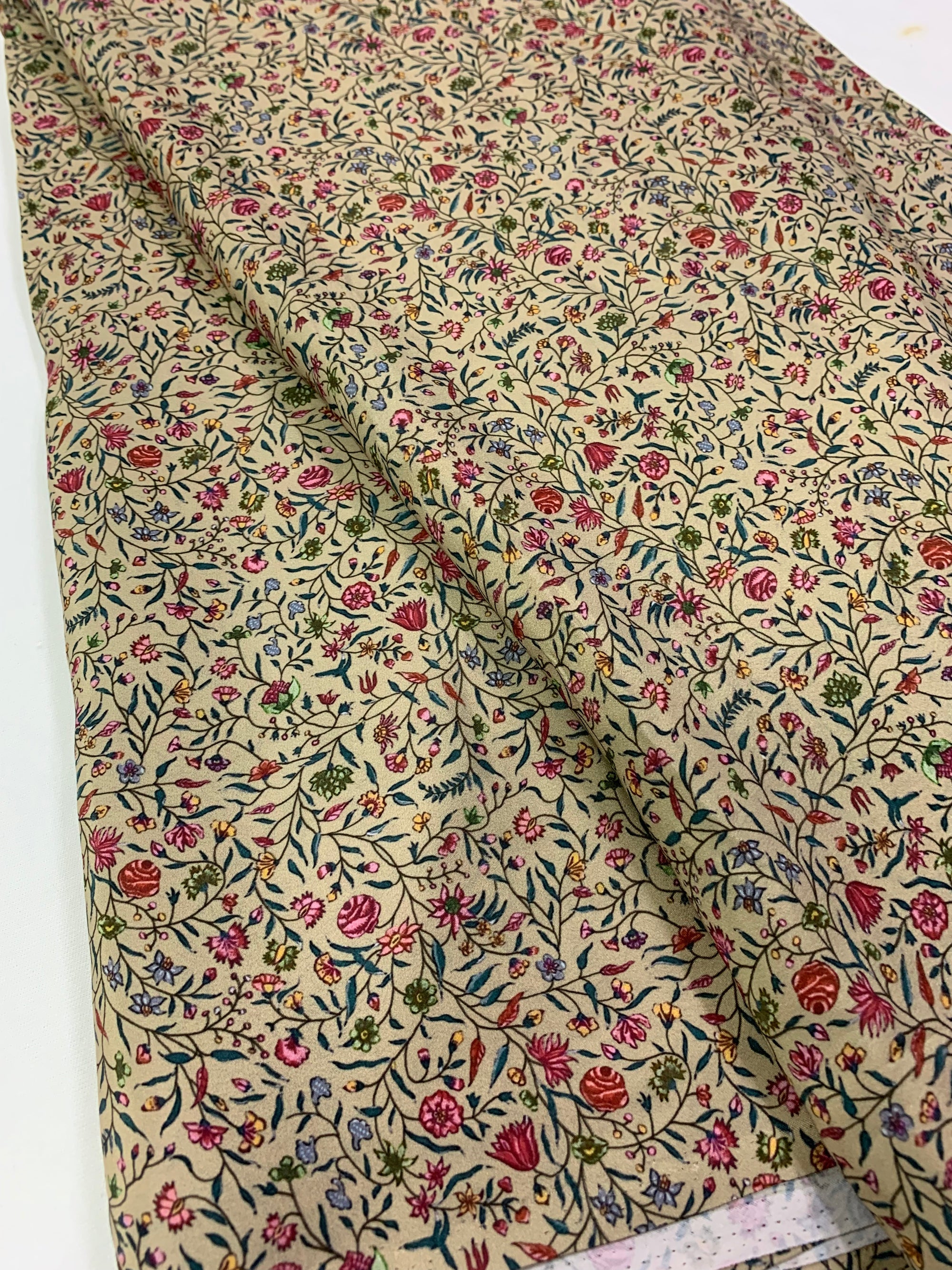 Digital floral Printed crepe fabric