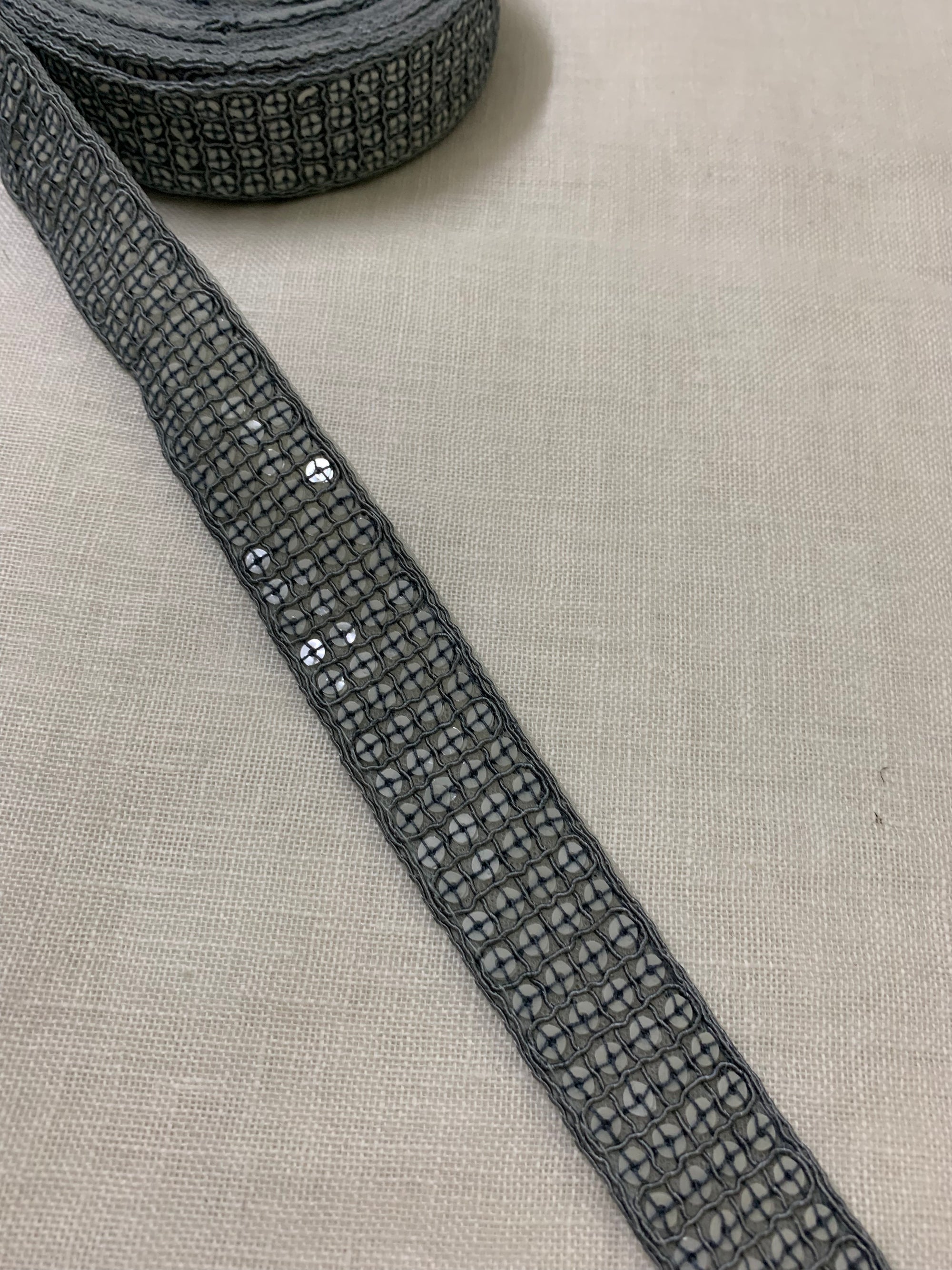 Embroidered lace 9 metres roll