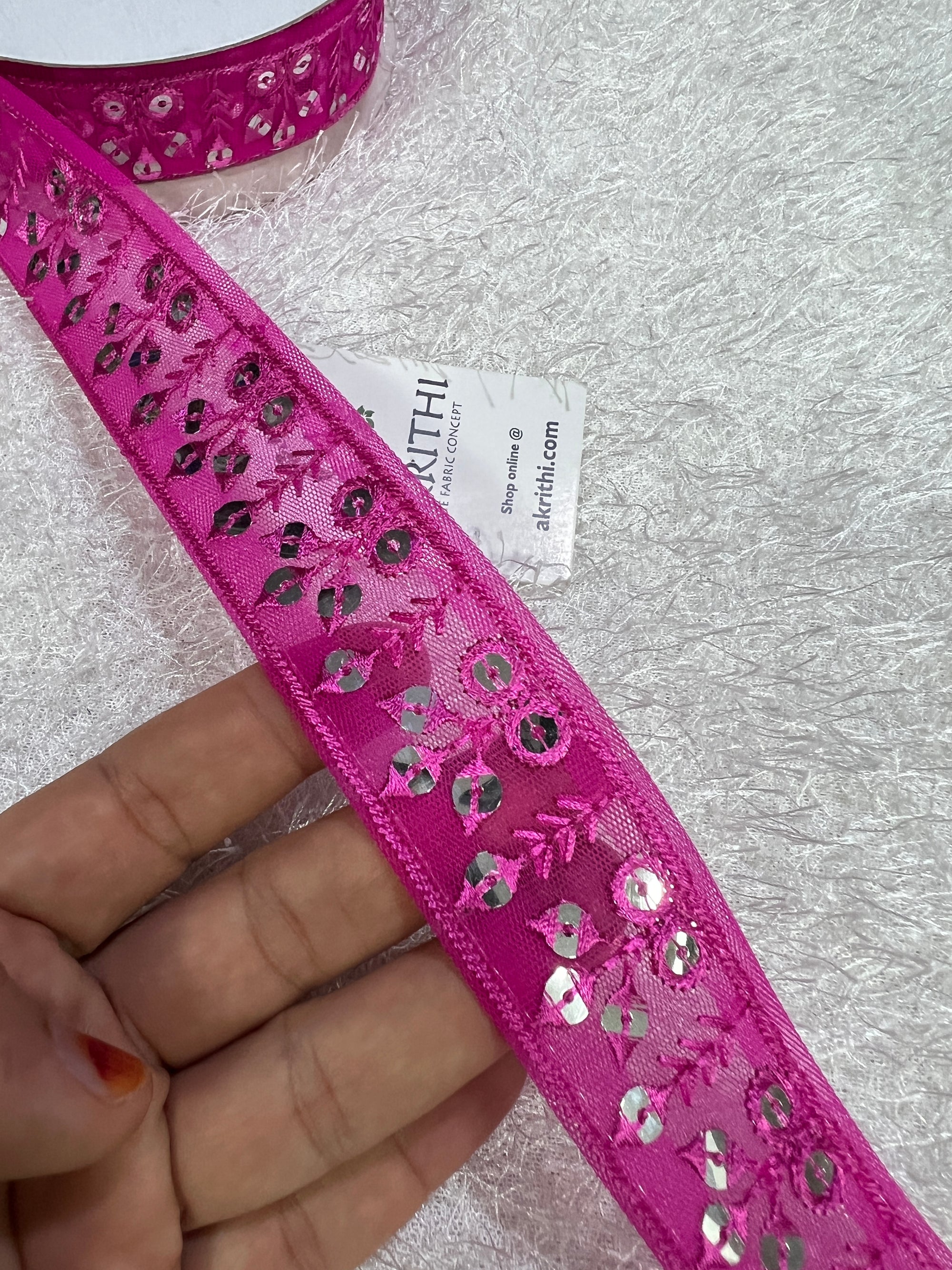 Embroidered lace 9 metres roll