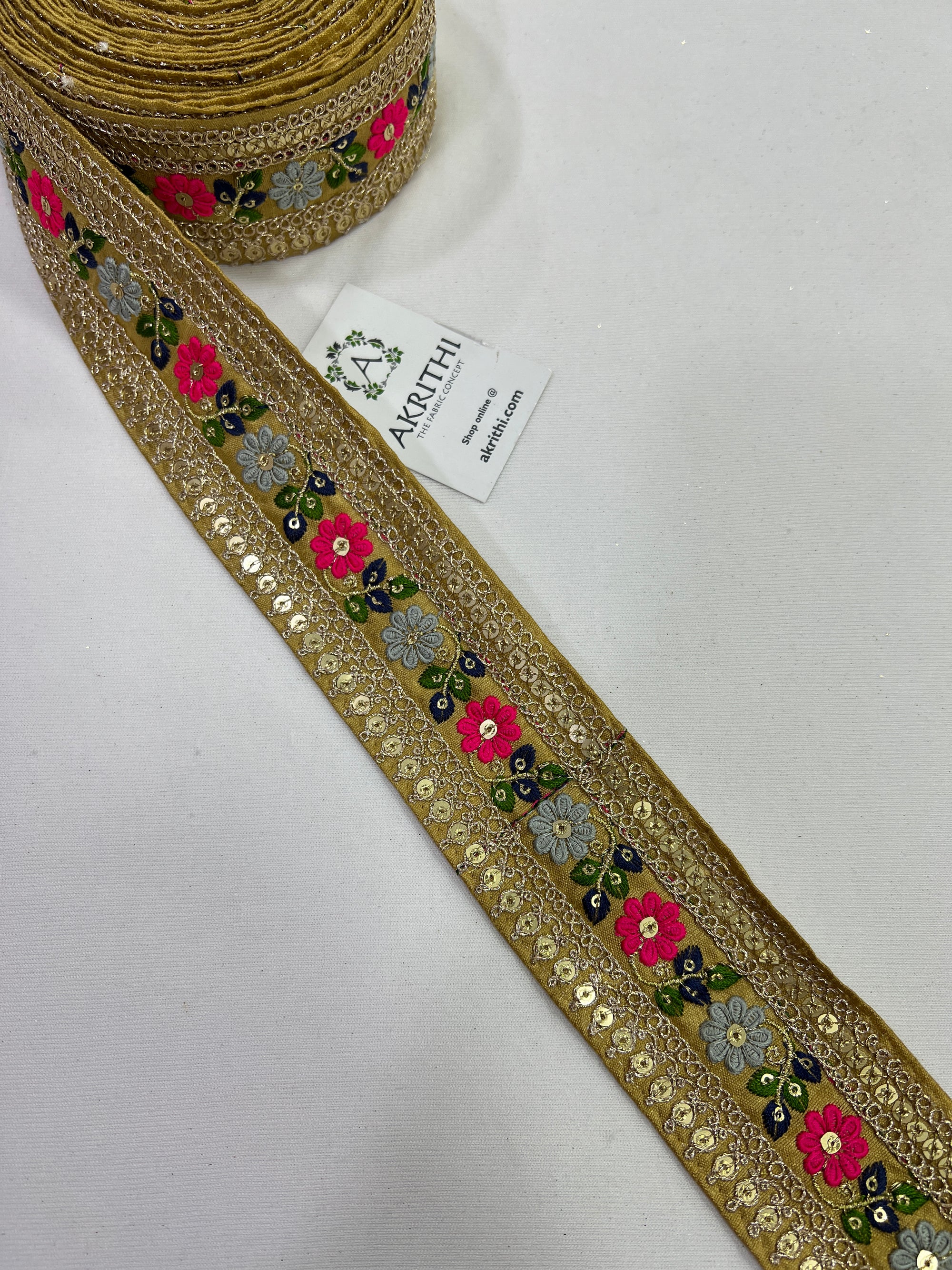 Embroidered lace 9 metres roll