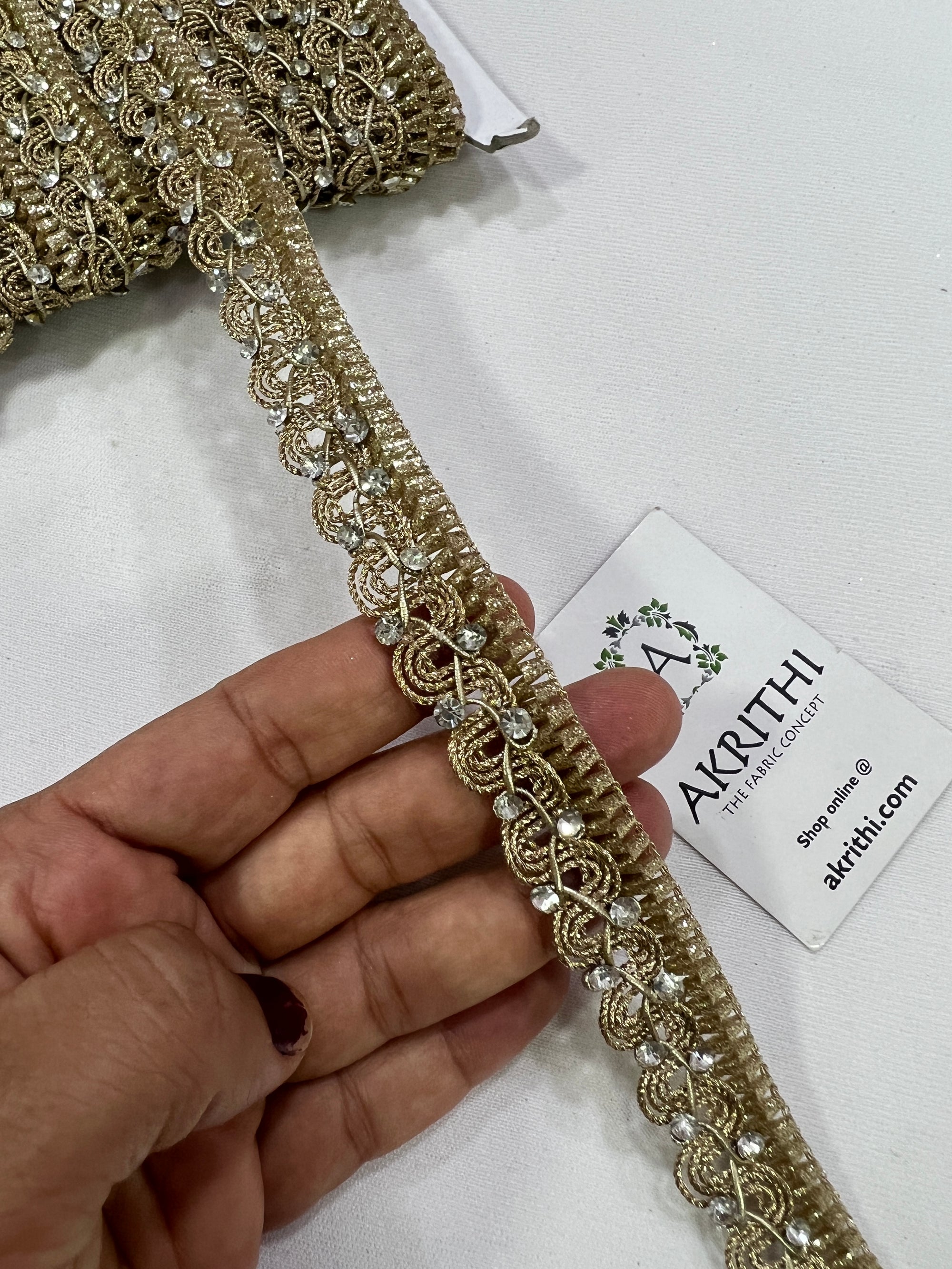 Embroidered lace 9 metres roll