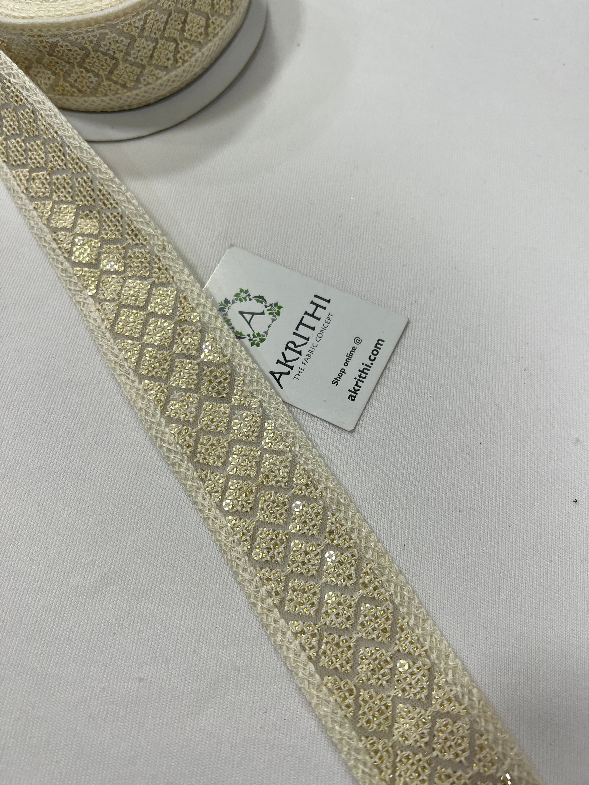 Embroidered lace 9 metres roll