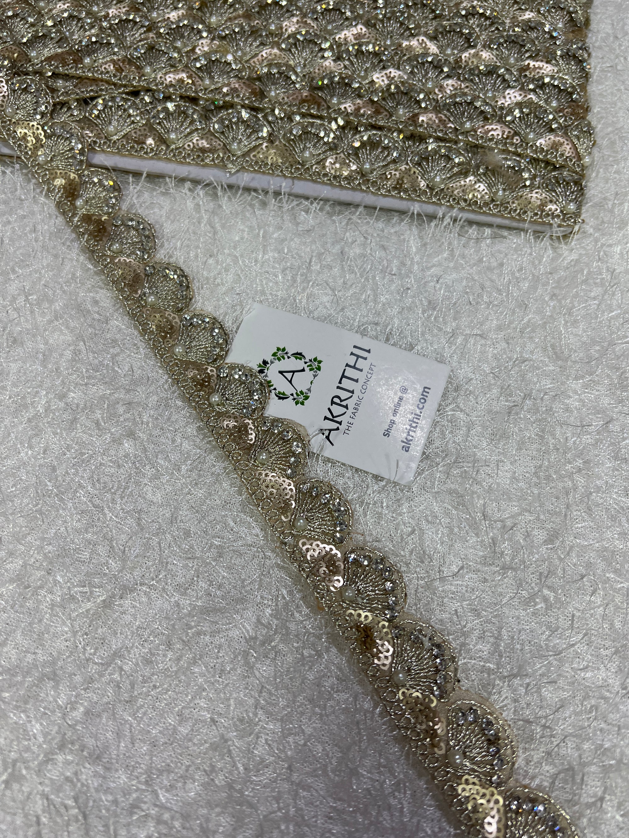 Embroidered lace 9 metres roll