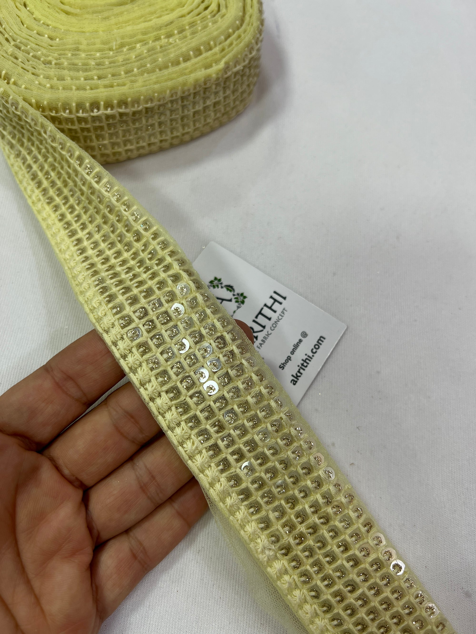 Embroidered lace 9 metres roll