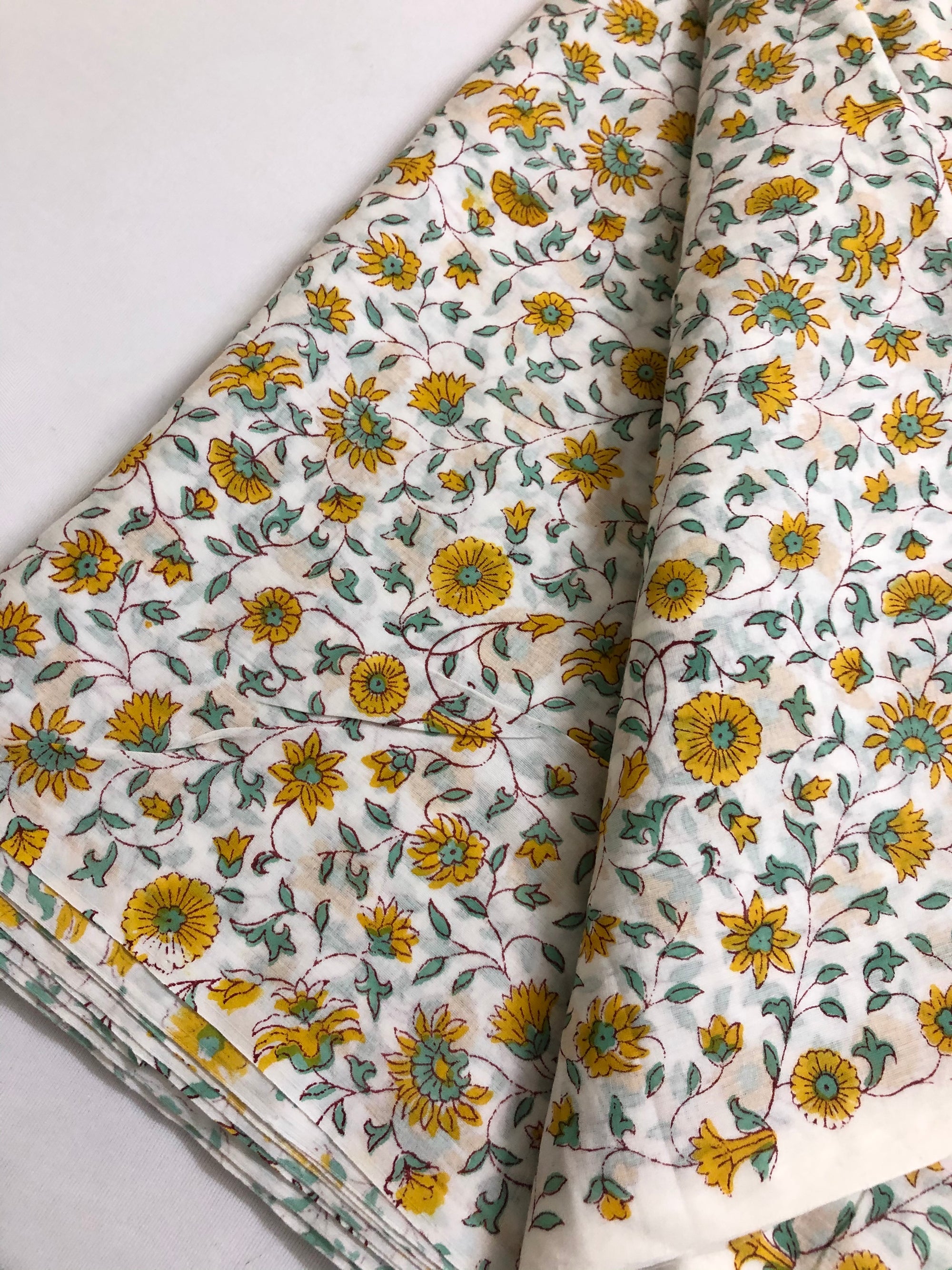 Printed mul cotton fabric