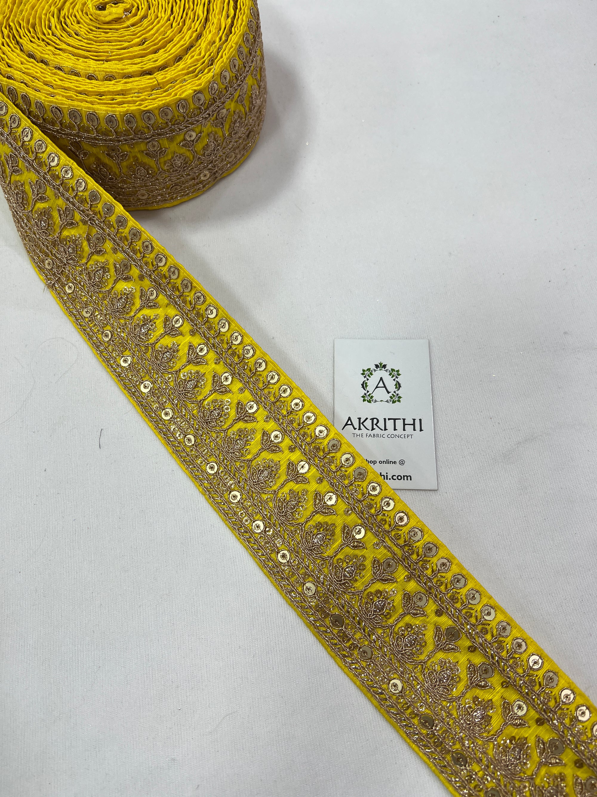 Embroidered lace 9 metres roll