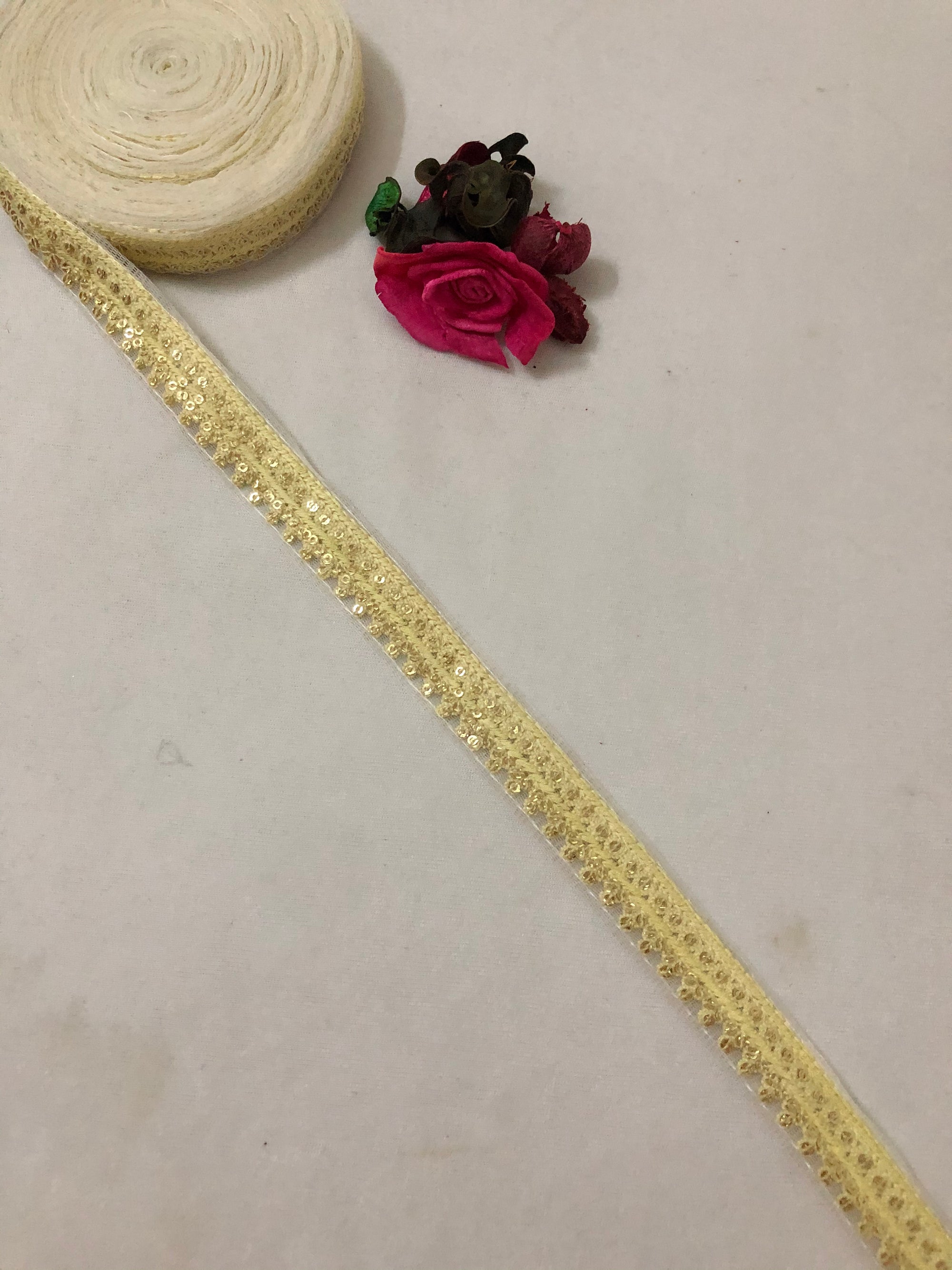 Embroidered lace 9 metres roll
