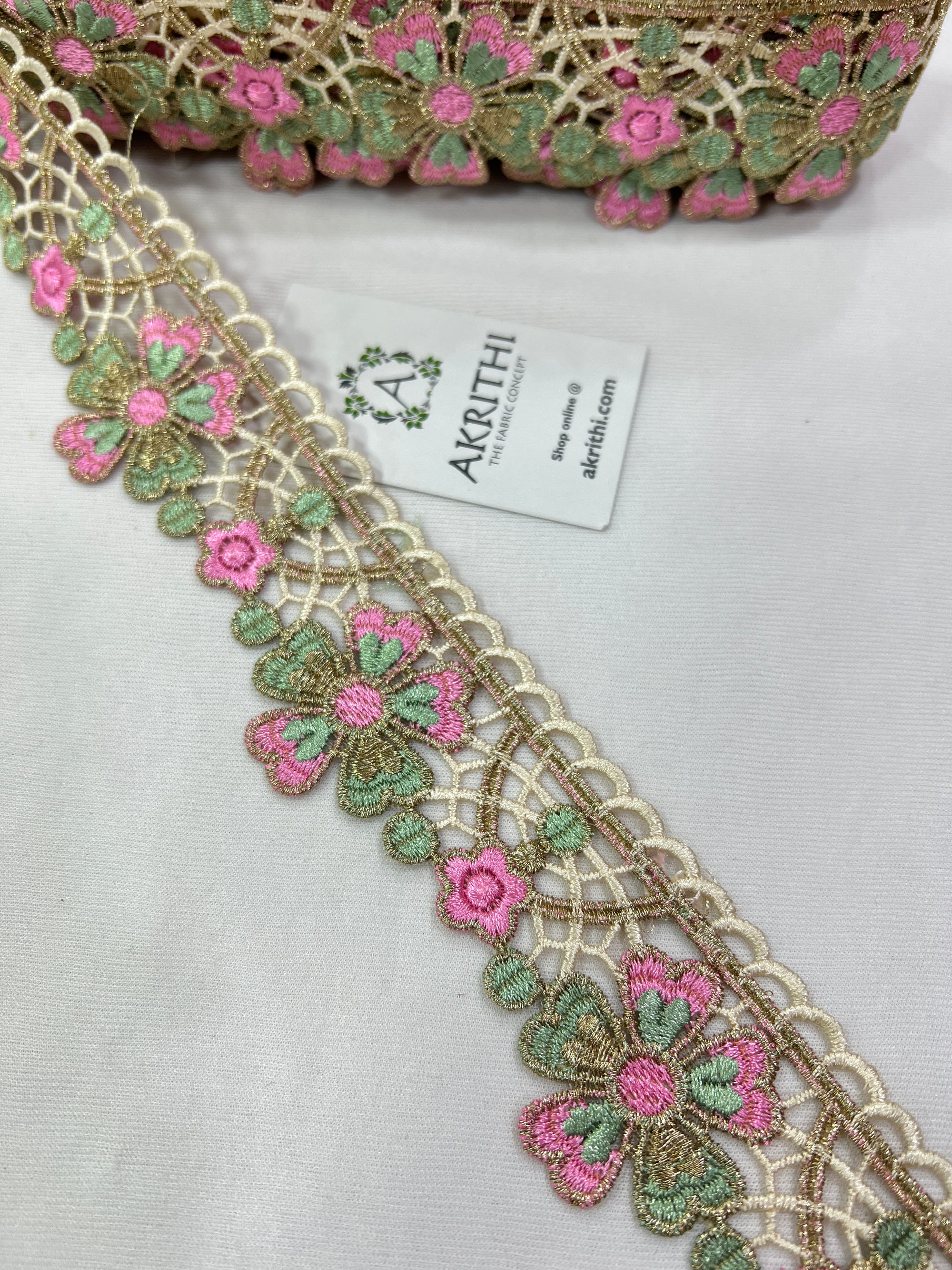 Embroidered lace 9 metres roll