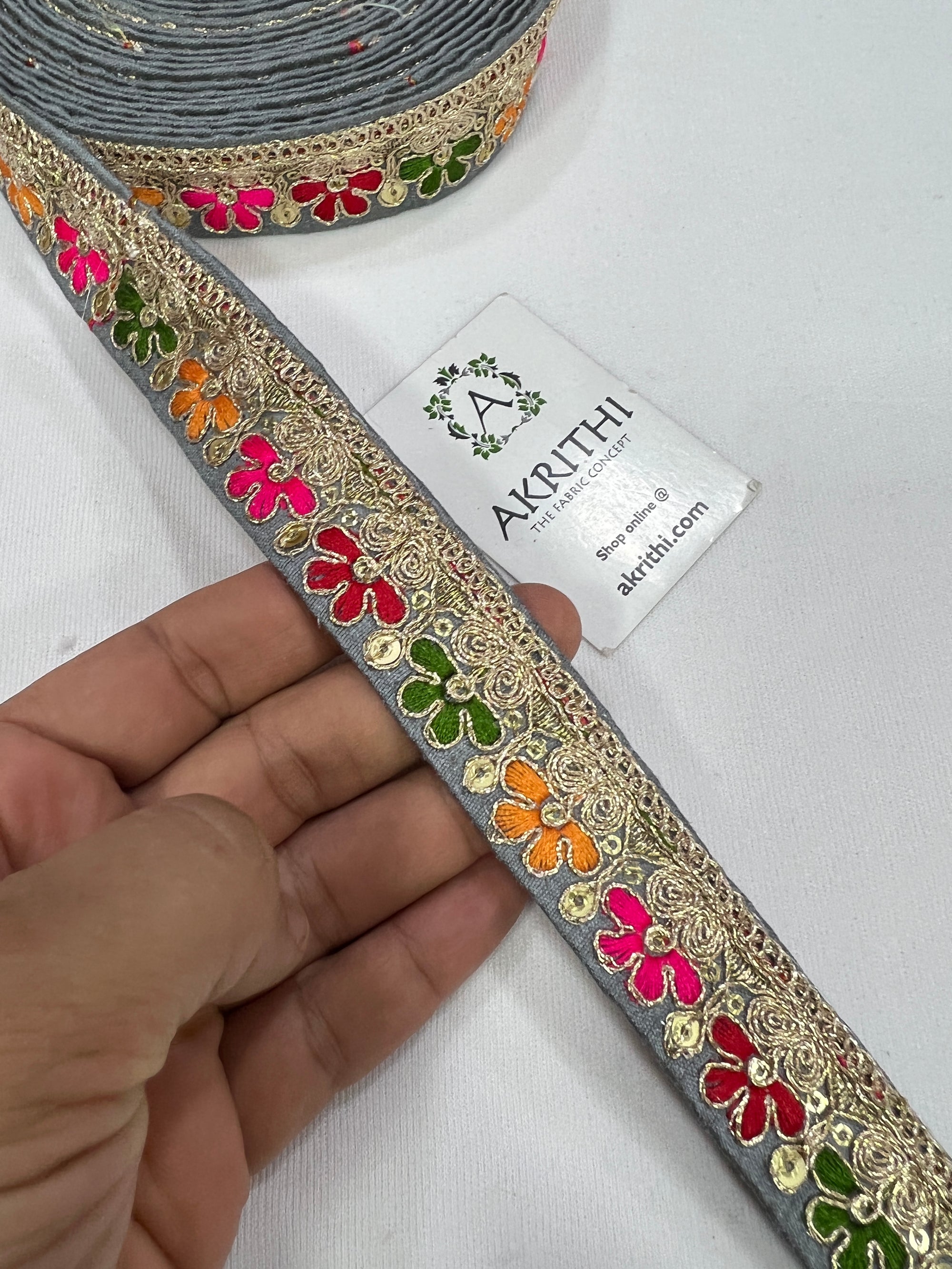 Embroidered lace 9 metres roll