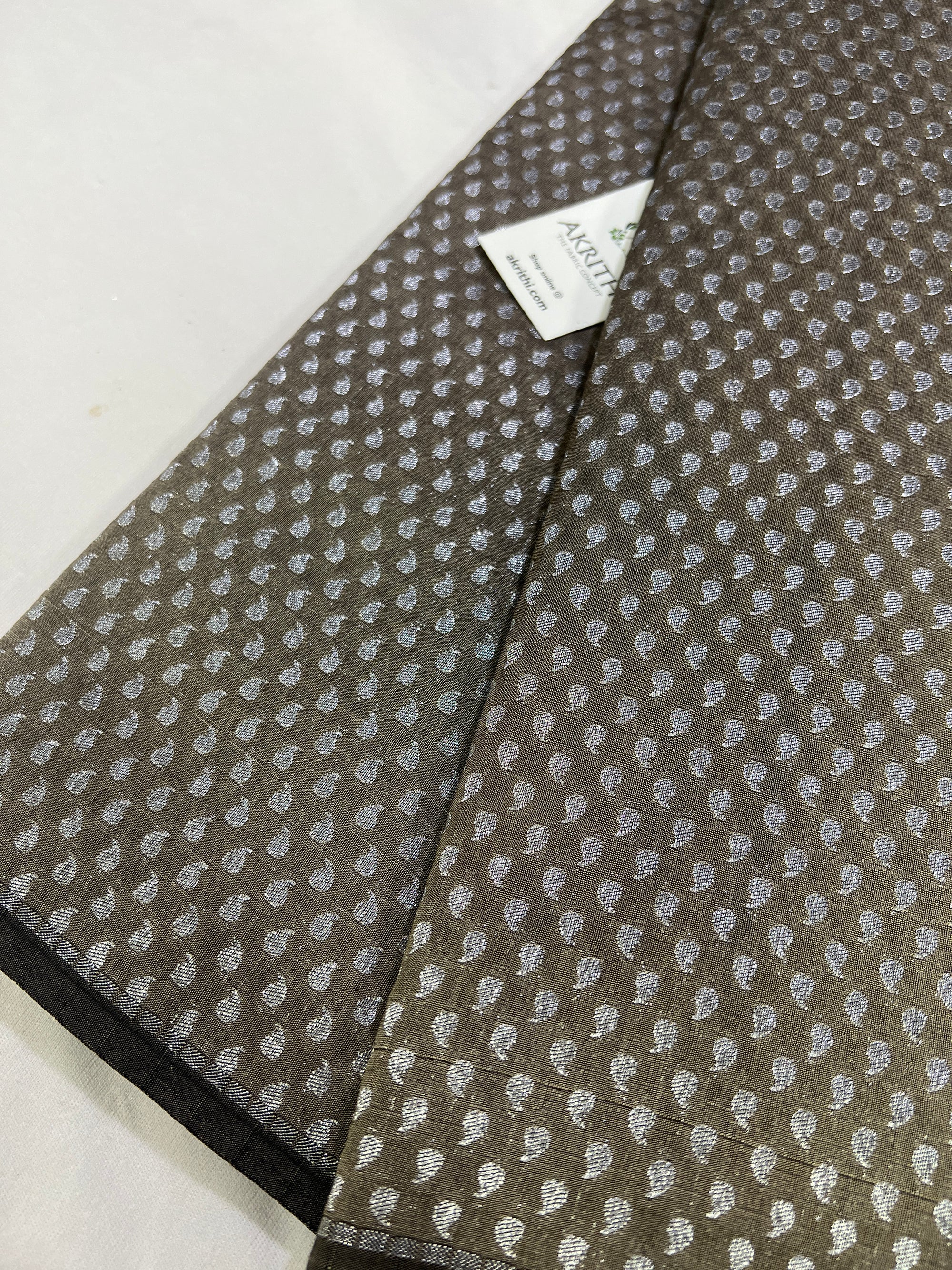 Banarasi pauri Butti brocade fabric
