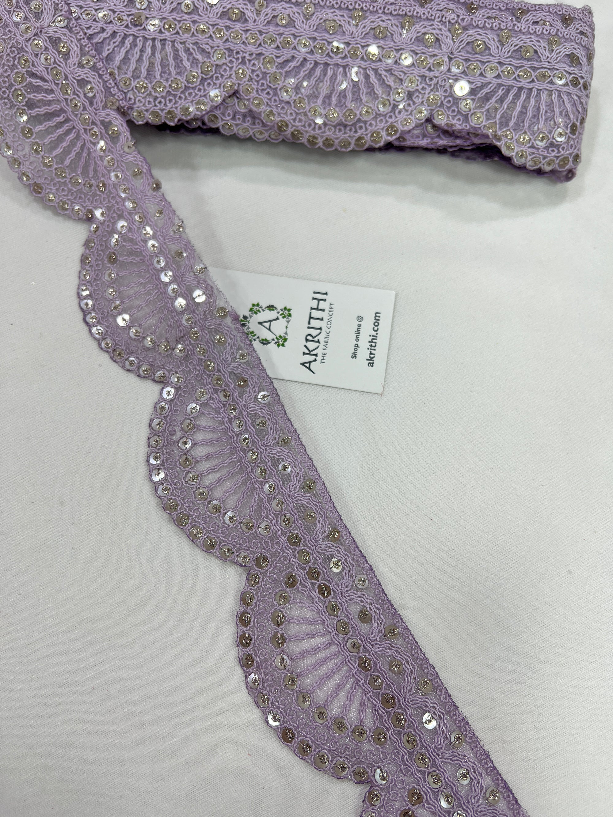 Embroidered lace 9 metres roll