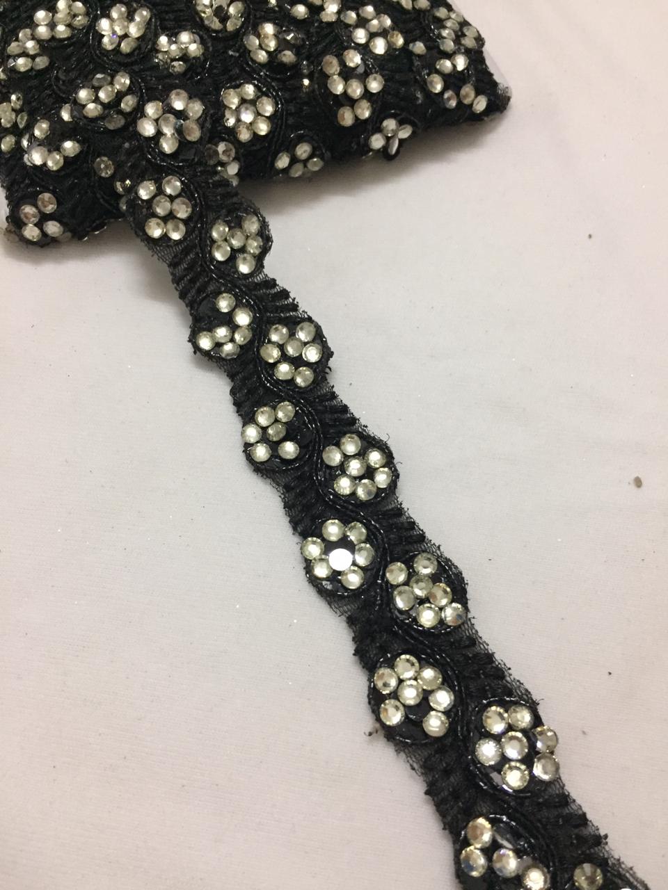 Embroidered lace 9 metres roll