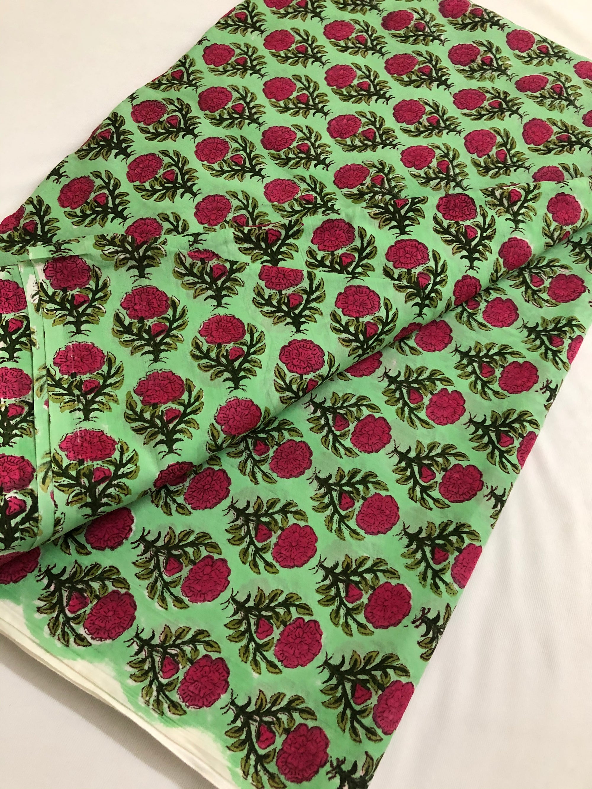 Printed mul cotton fabric
