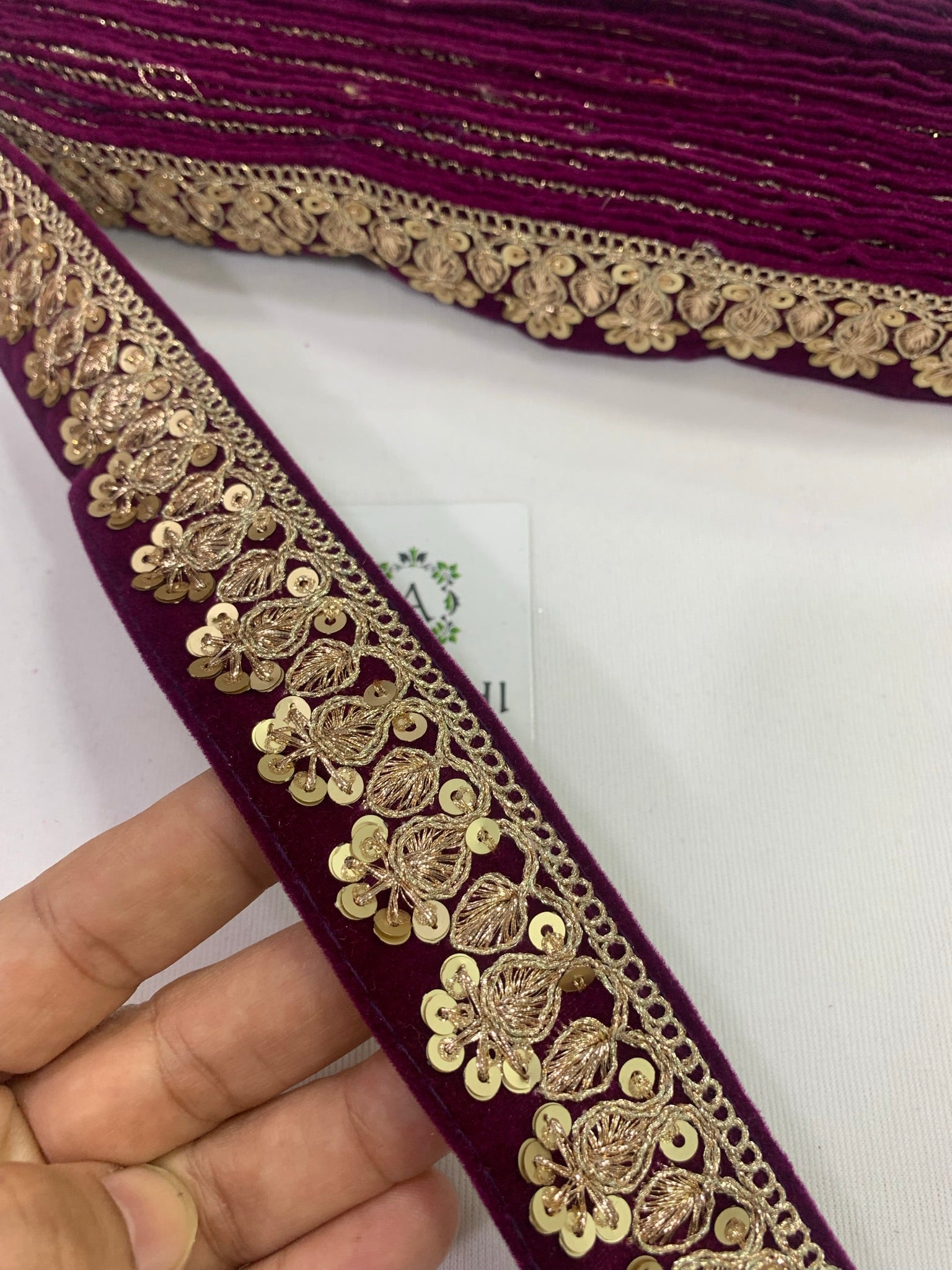 Embroidered lace 9 metres roll