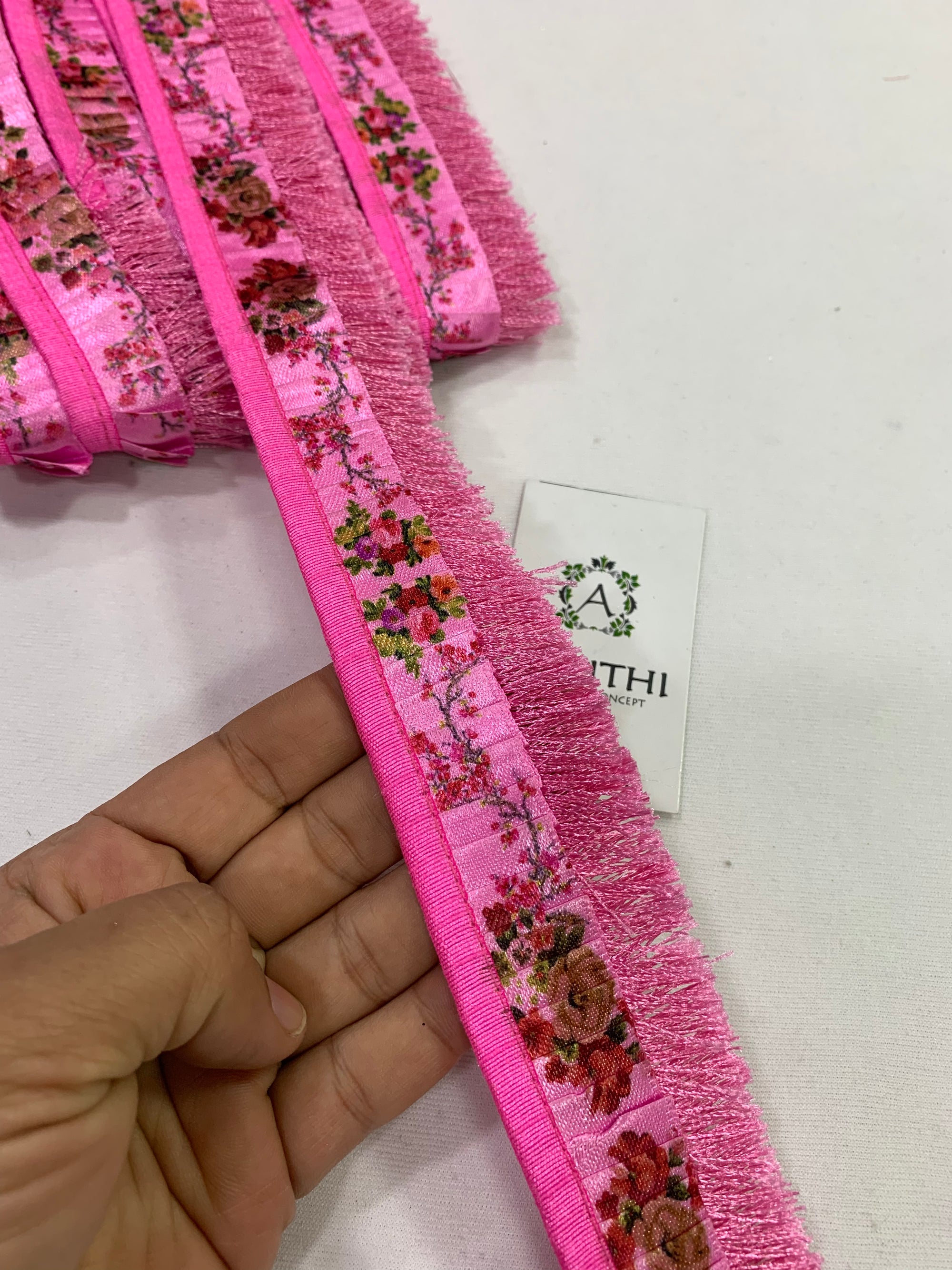 Embroidered lace 9 metres roll
