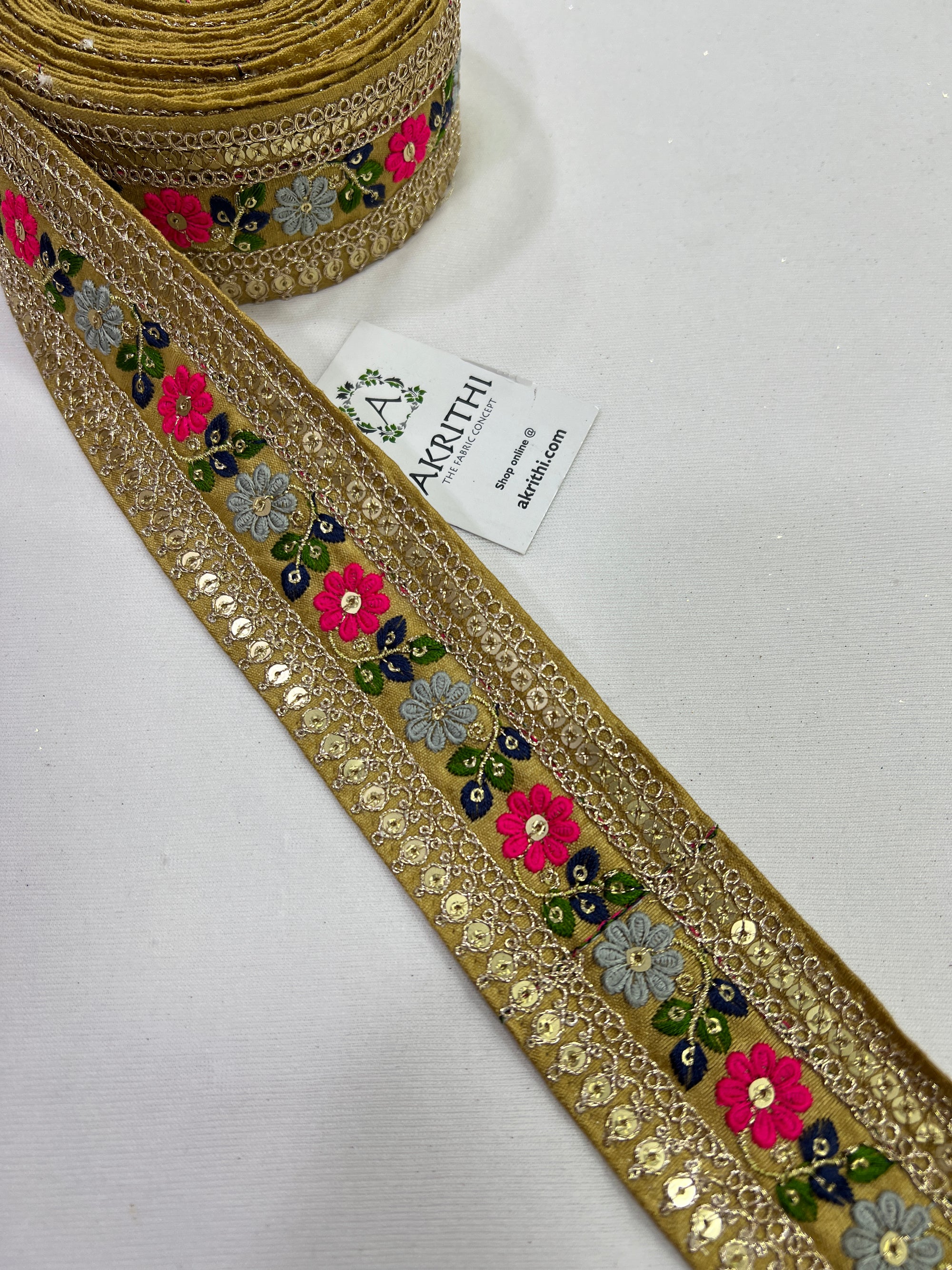 Embroidered lace 9 metres roll
