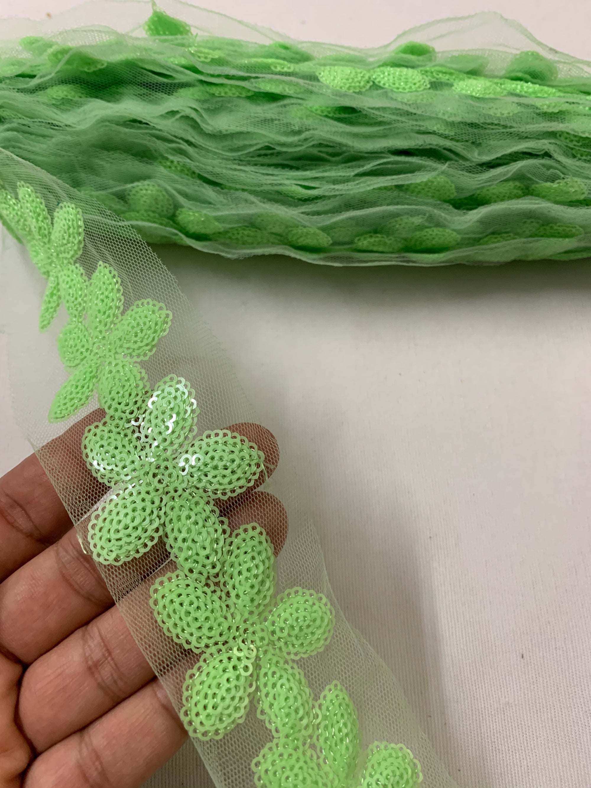 Embroidered lace 9 metres roll