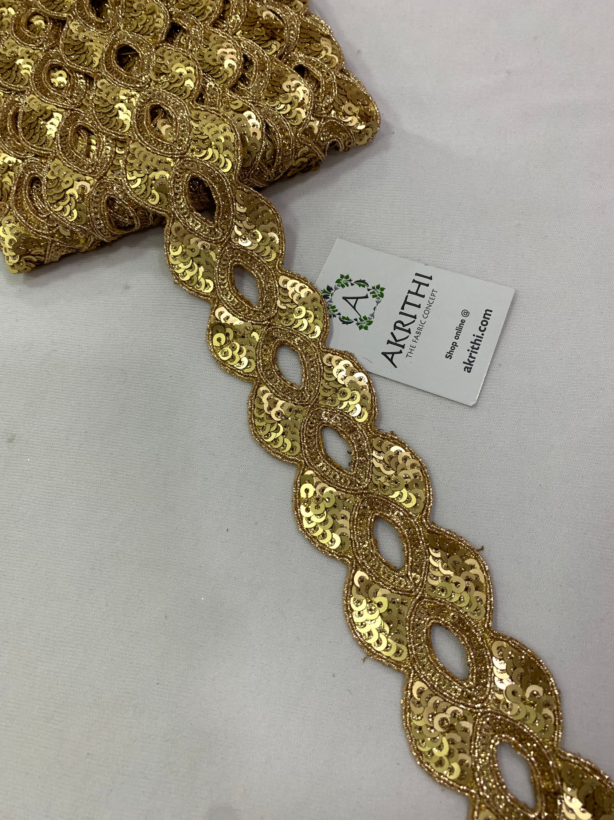 Embroidered gold lace 9 metres roll