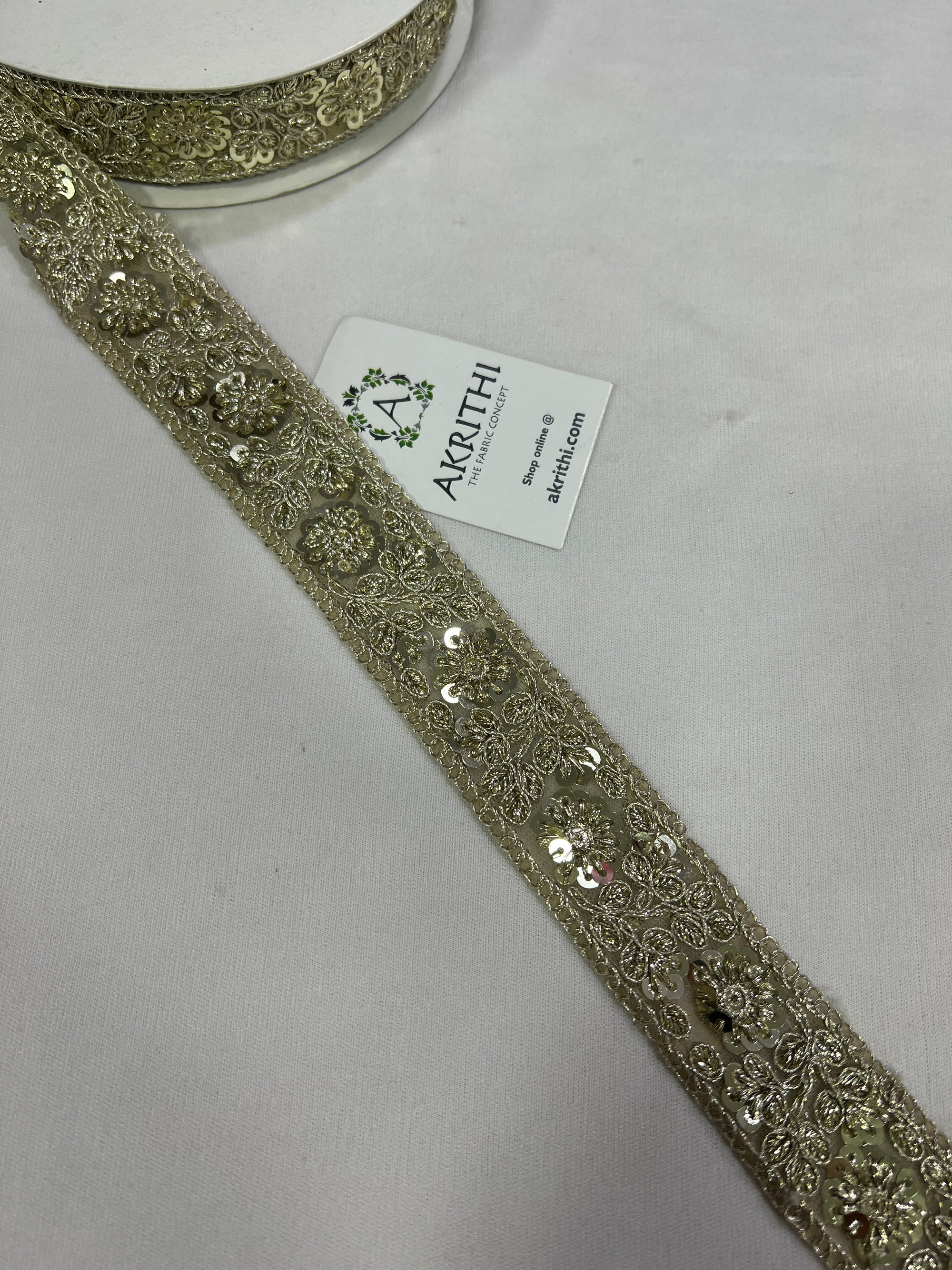 Embroidered lace 9 metres roll