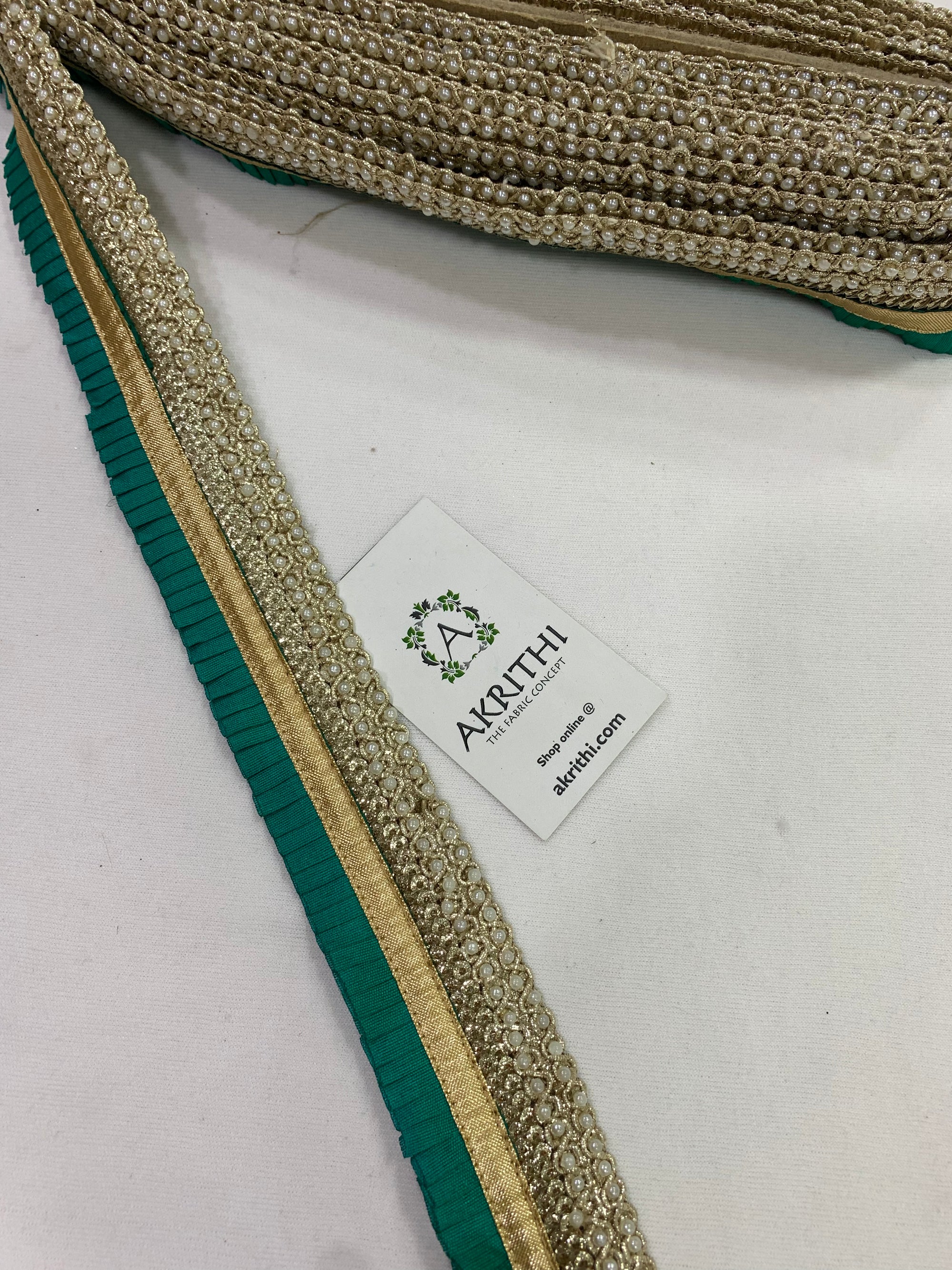 Embroidered lace 9 metres roll