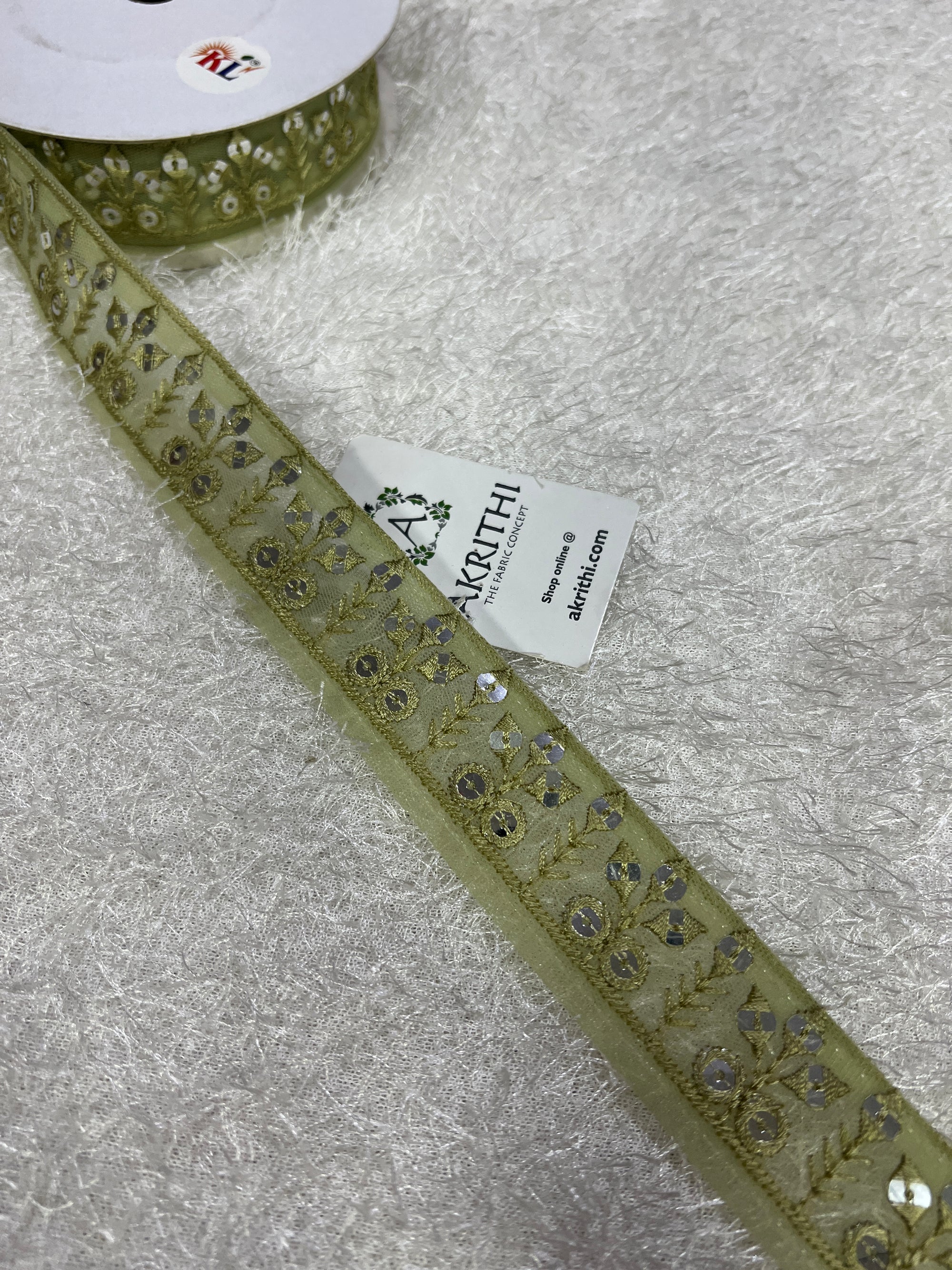 Embroidered lace 9 metres roll