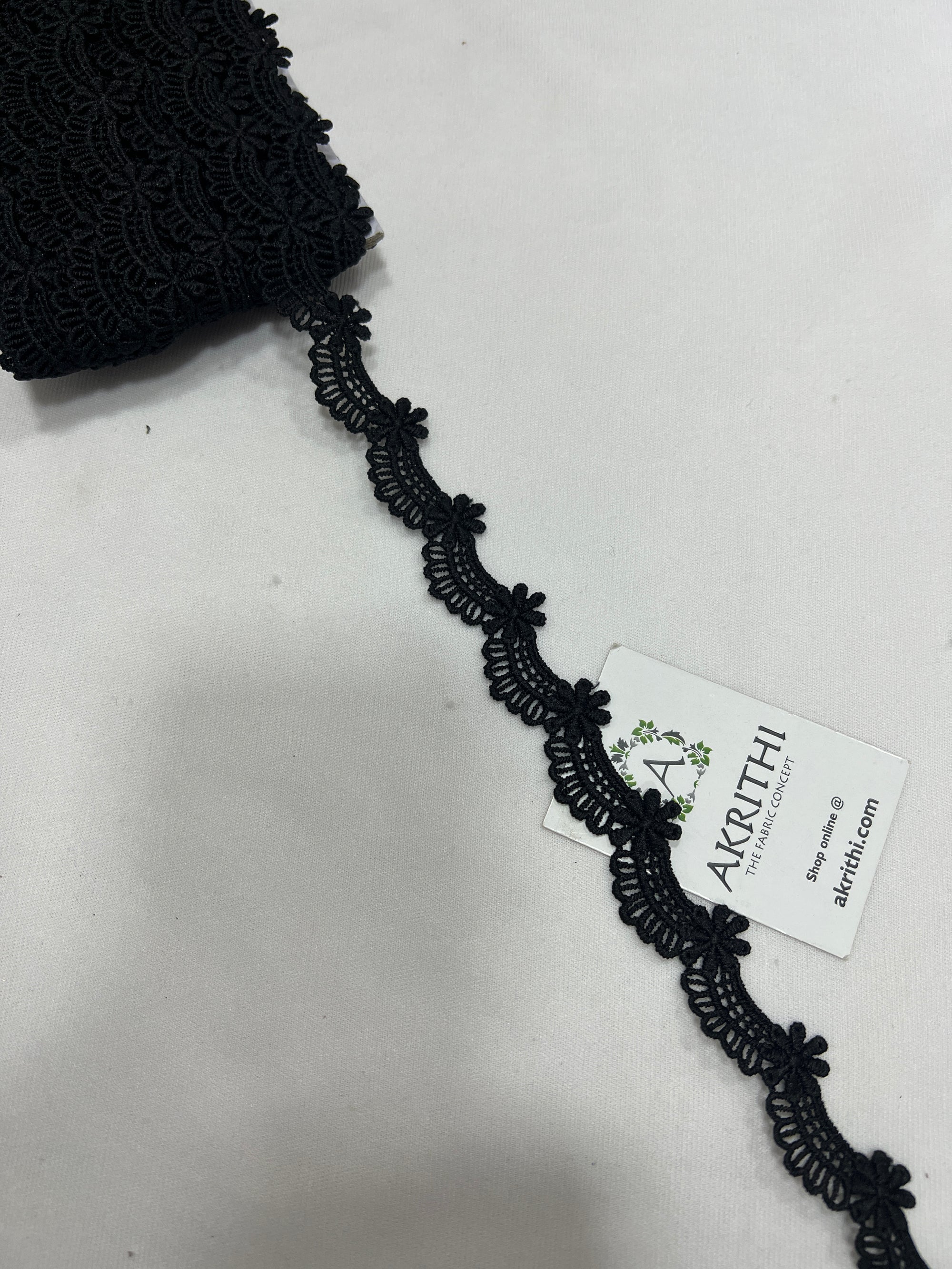 Lace per metre