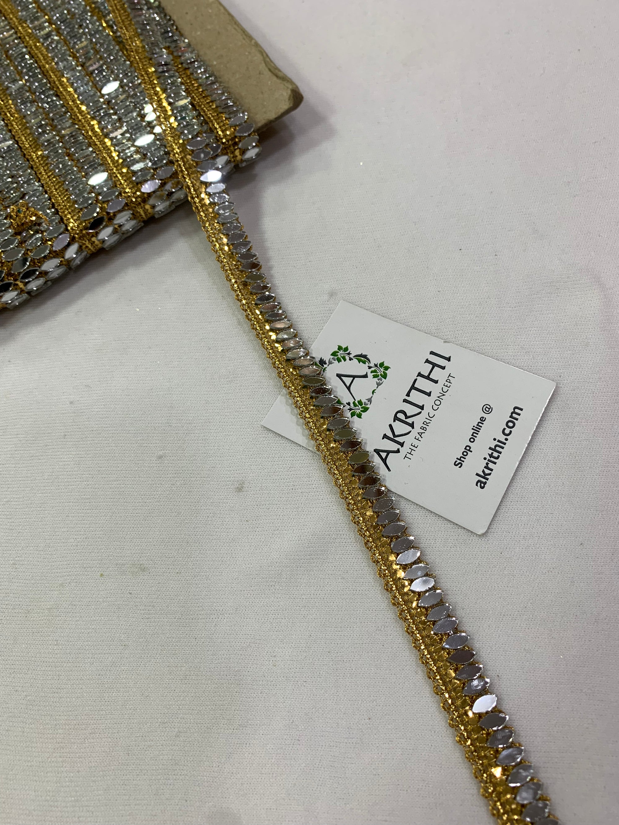 Embroidered gold lace 9 metres roll