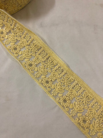 Embroidered  lace 9 metres roll