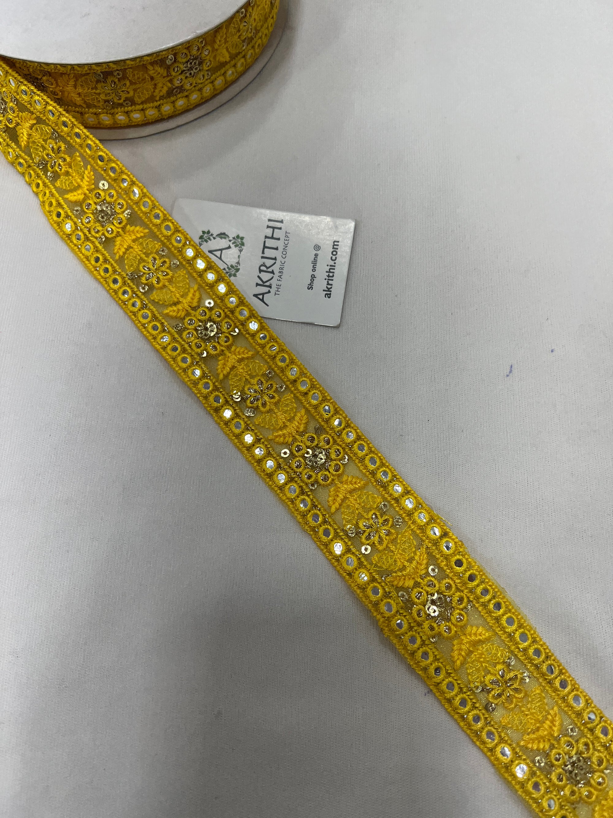 Embroidered lace 9 metres roll