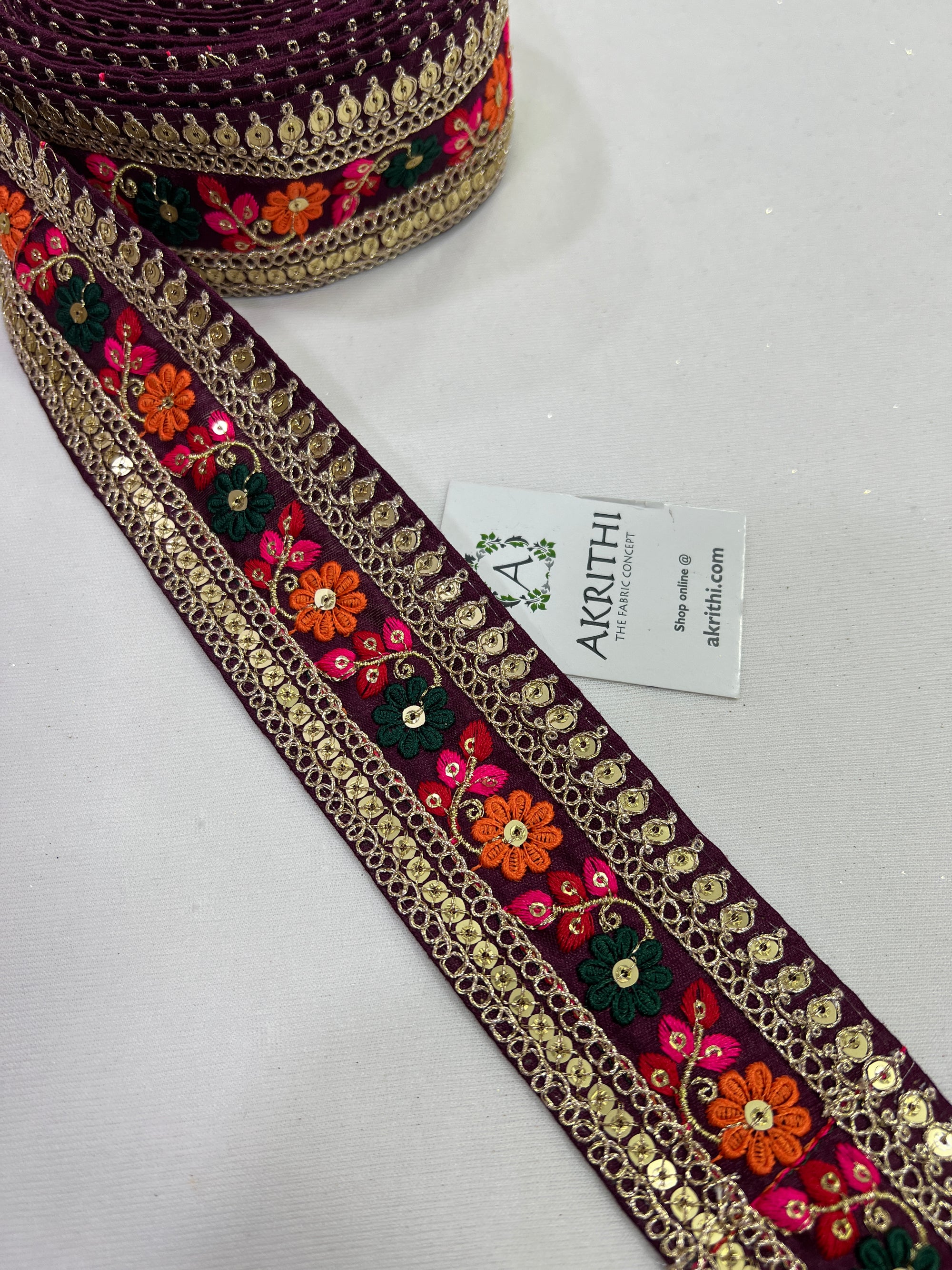 Embroidered lace 9 metres roll
