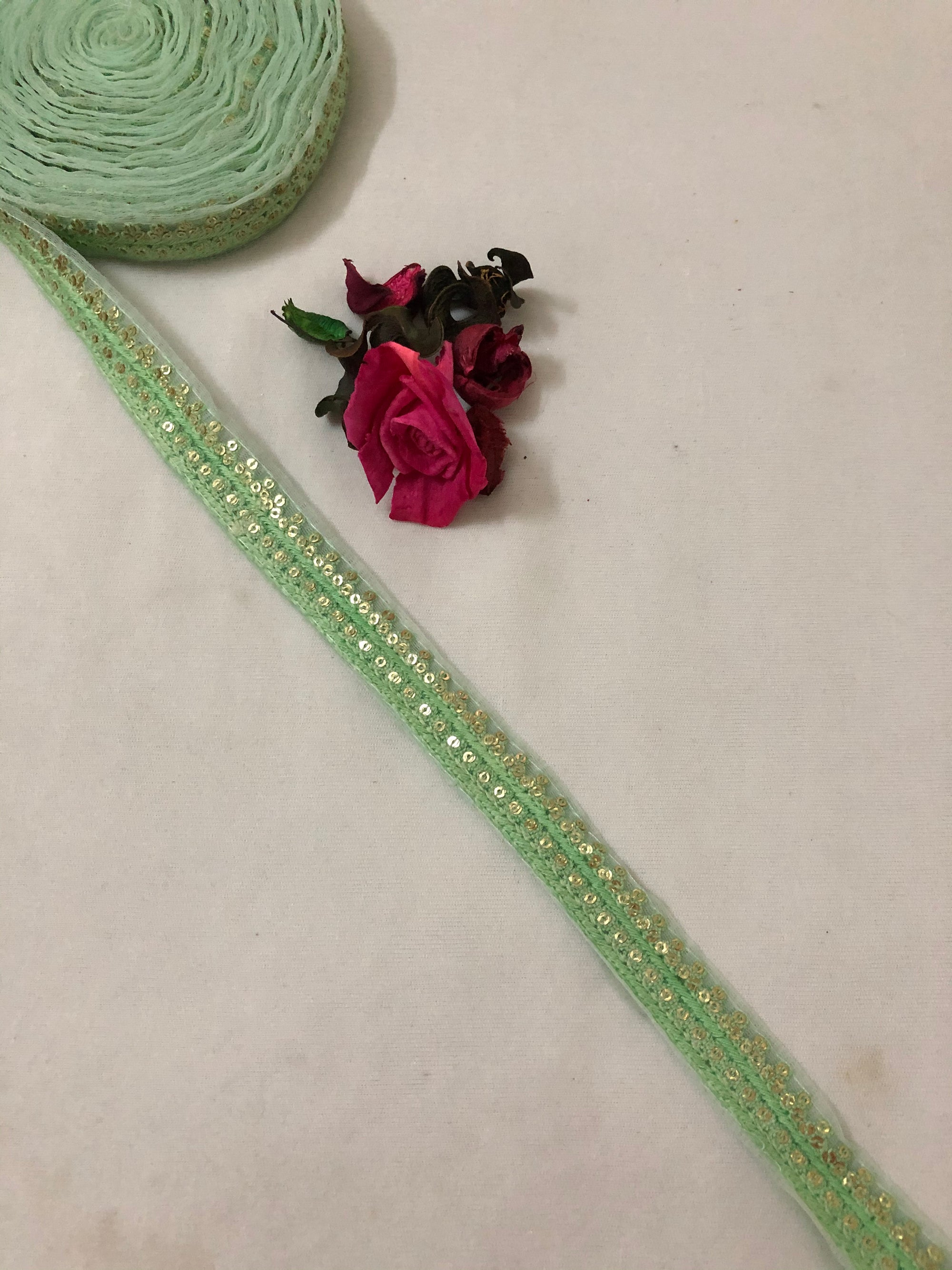 Embroidered lace 9 metres roll