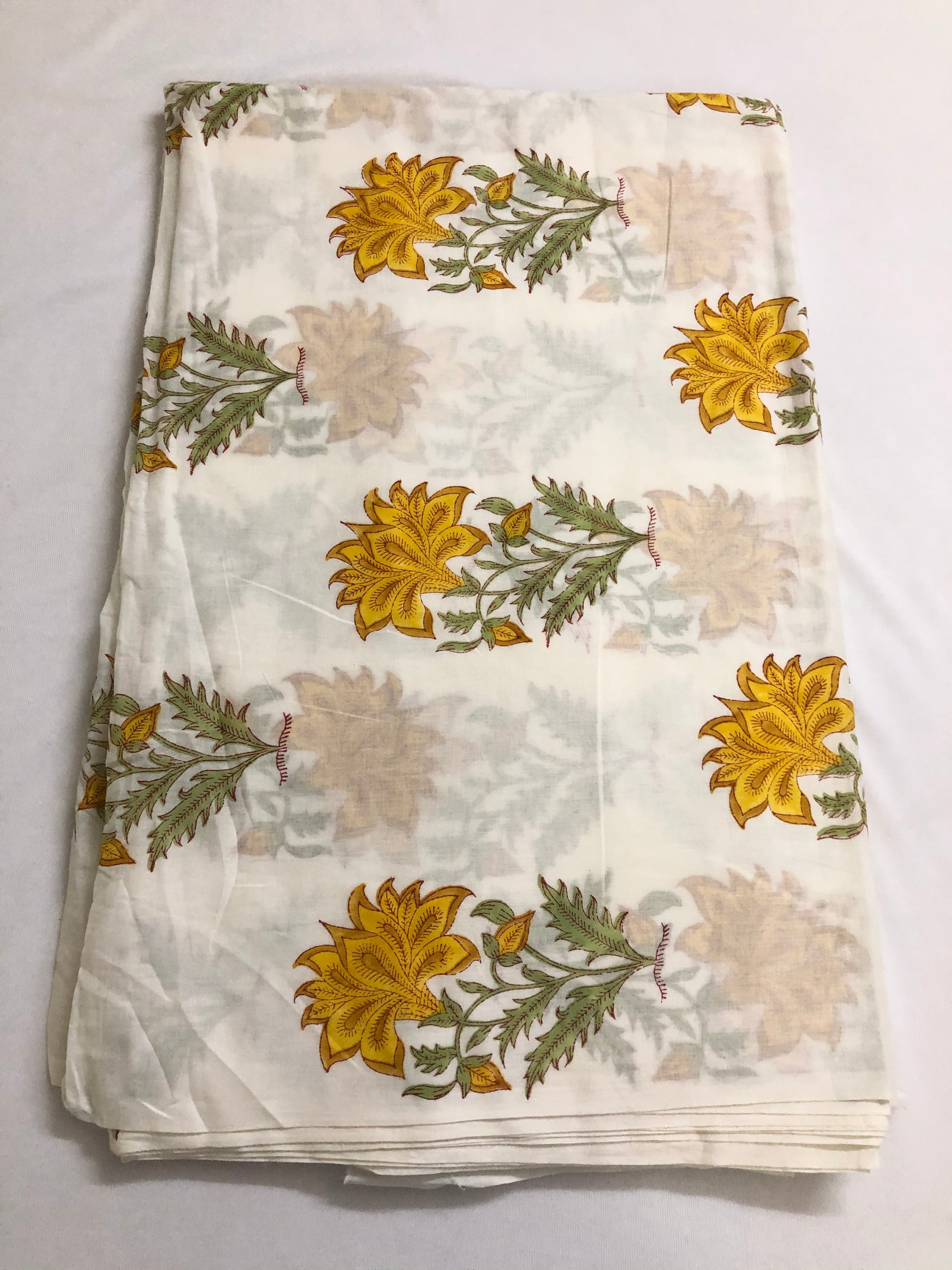 Printed mul cotton fabric