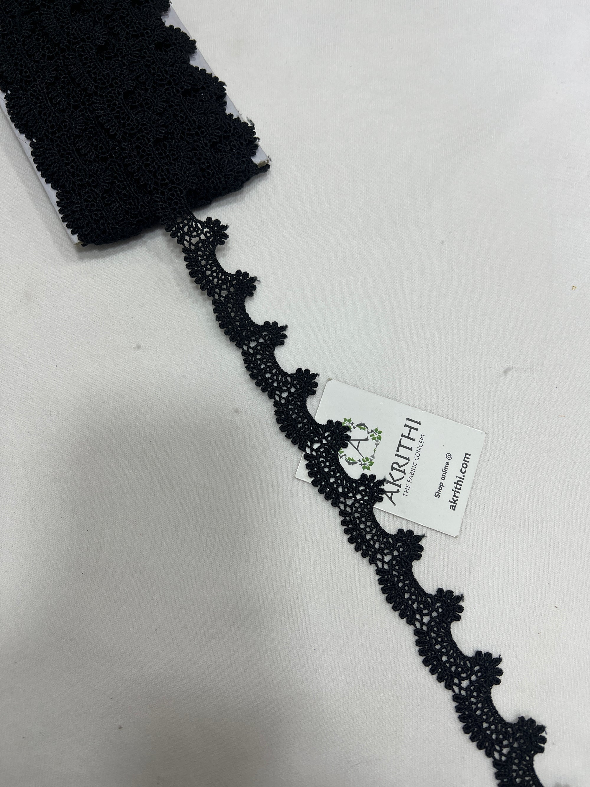 Lace per metre