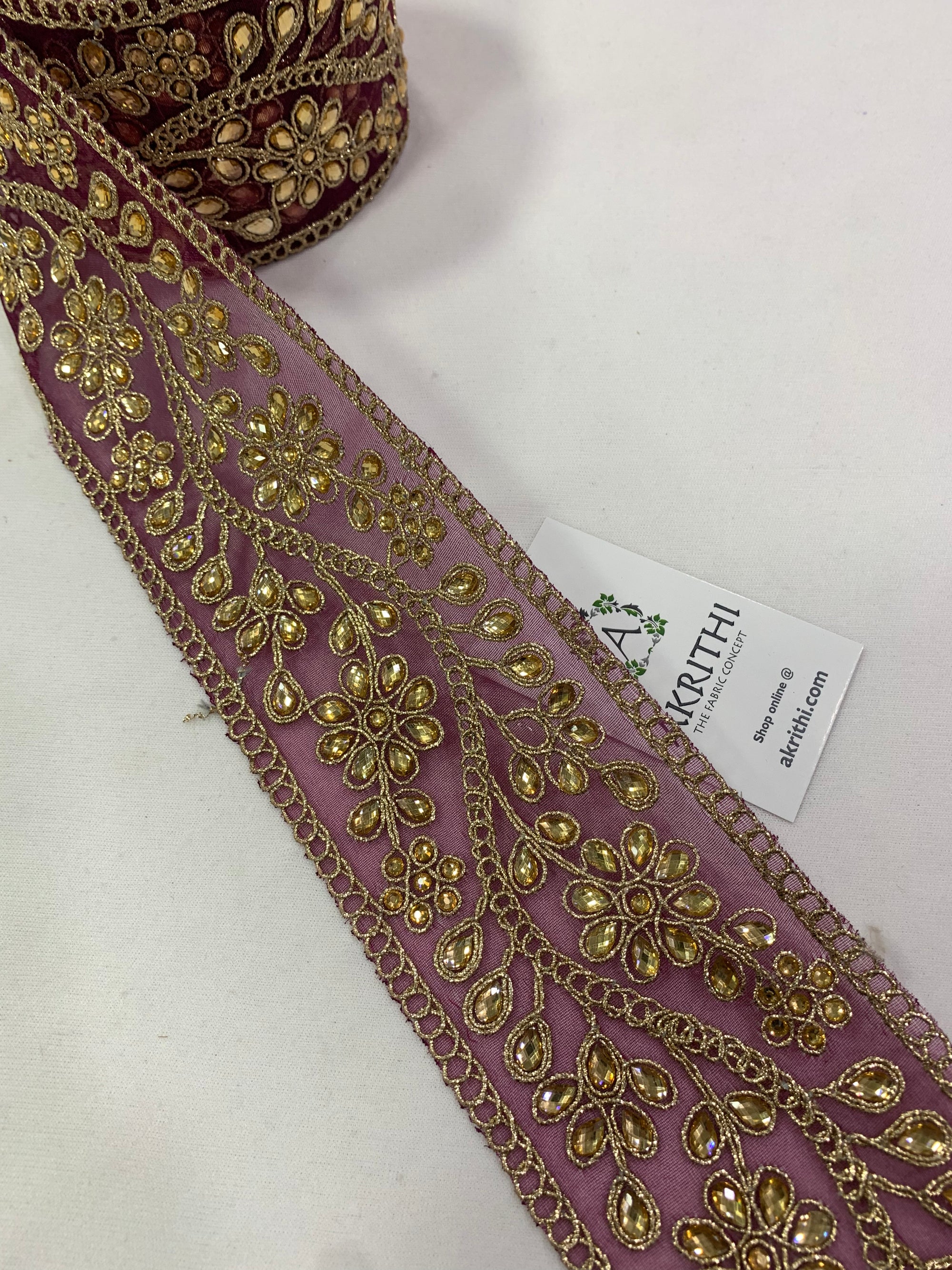 Embroidered lace 9 metres roll