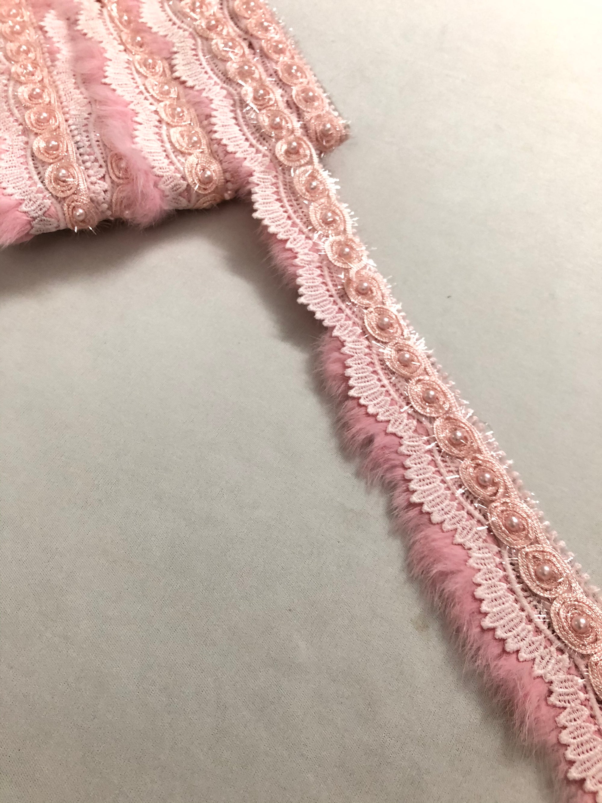 Embroidered lace 6 metres roll