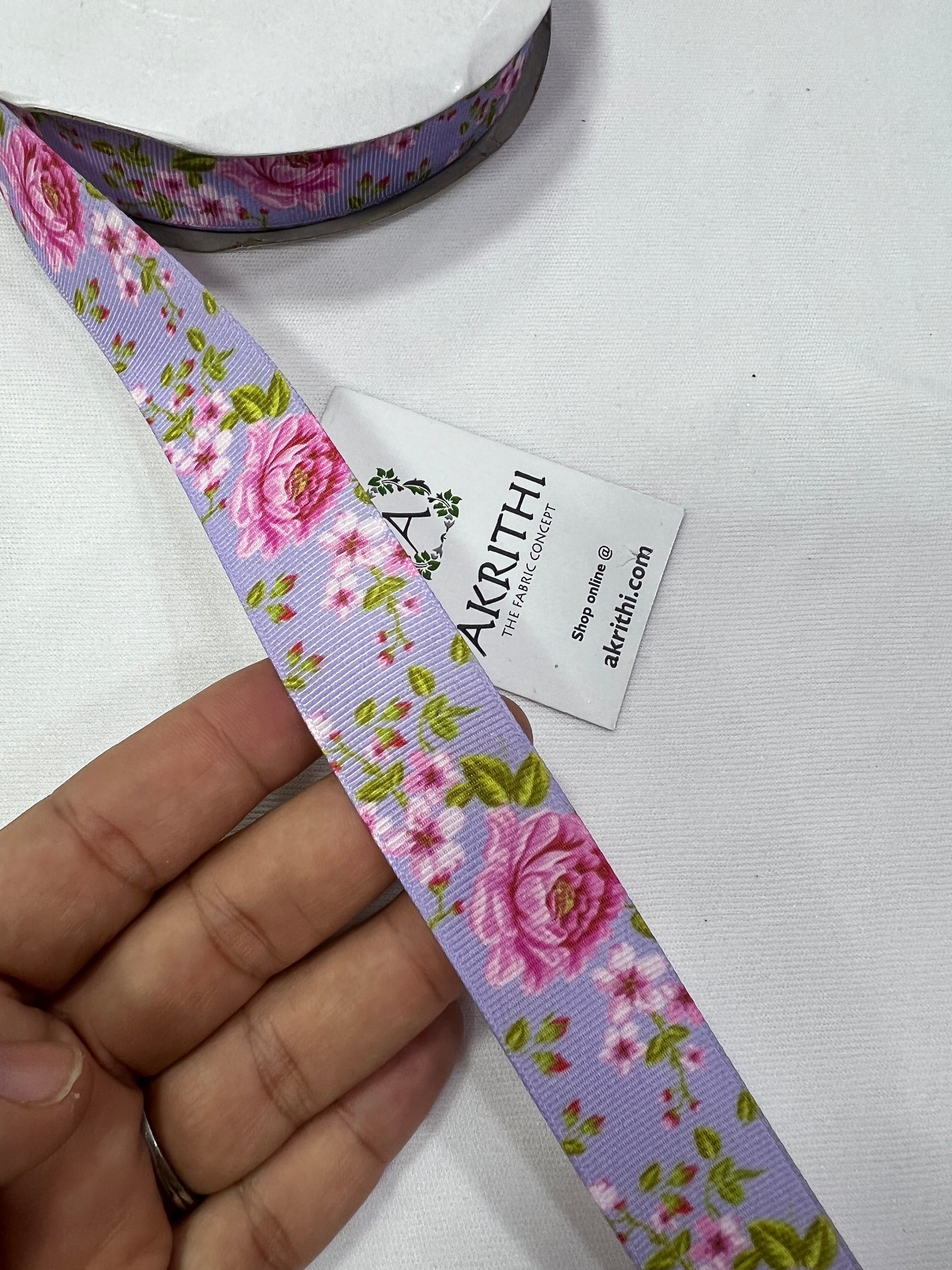 Lace per metre