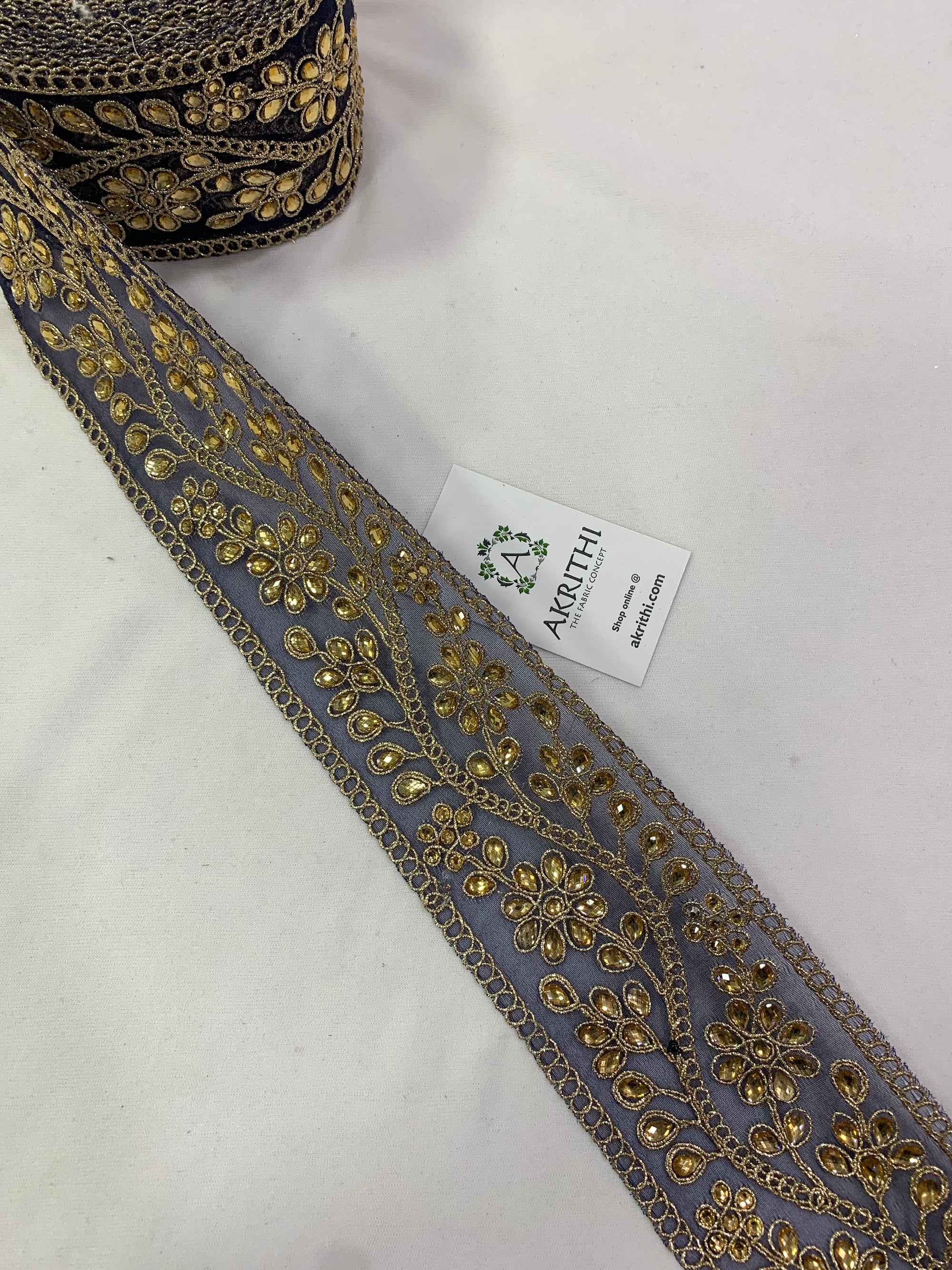 Embroidered lace 9 metres roll