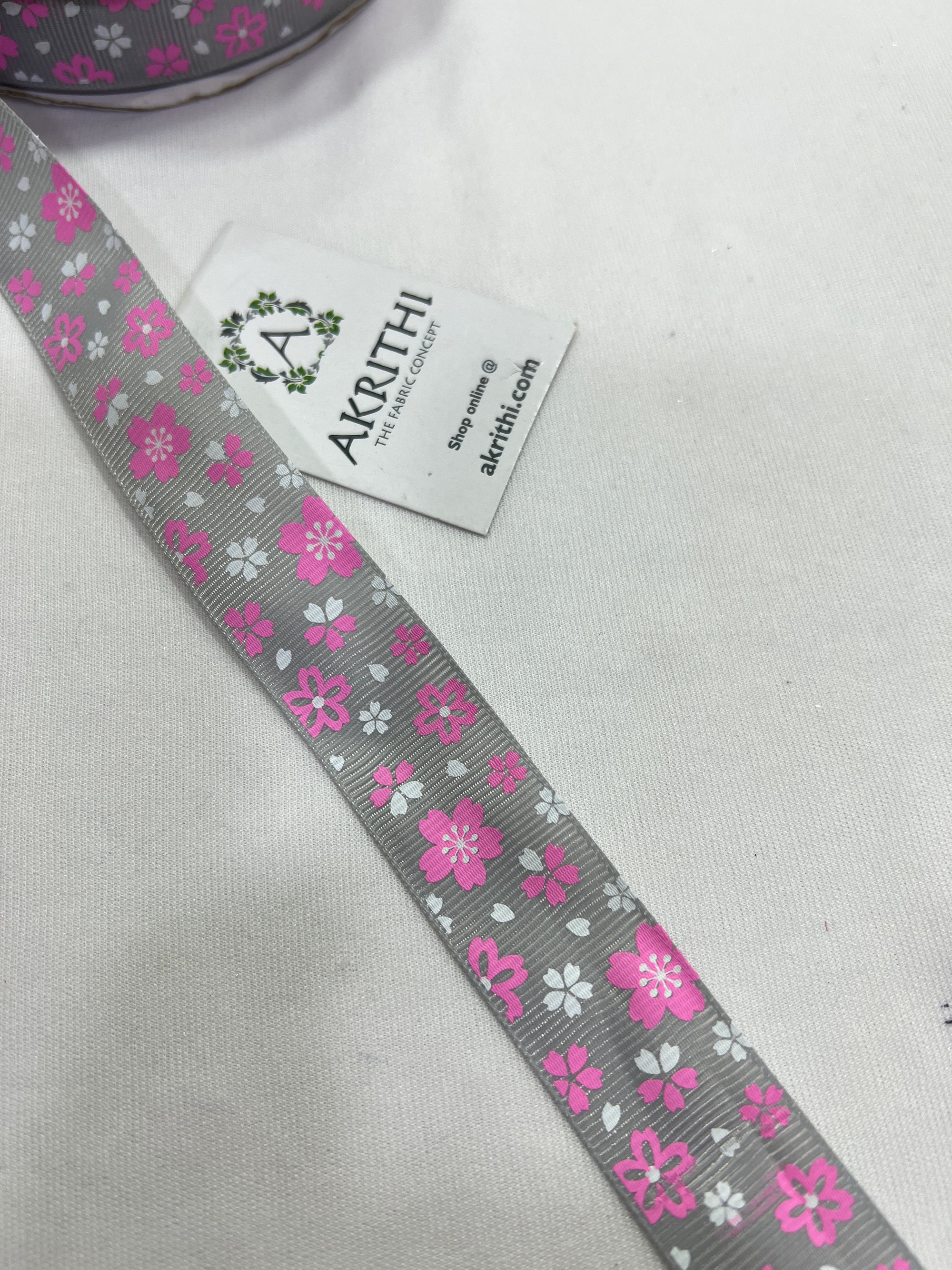 Lace per metre