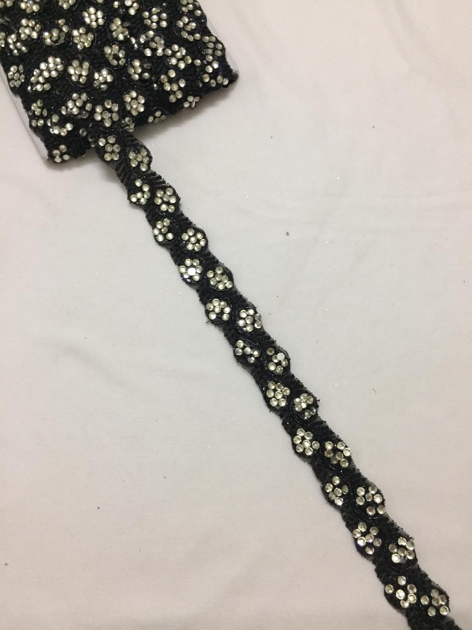 Embroidered lace 9 metres roll