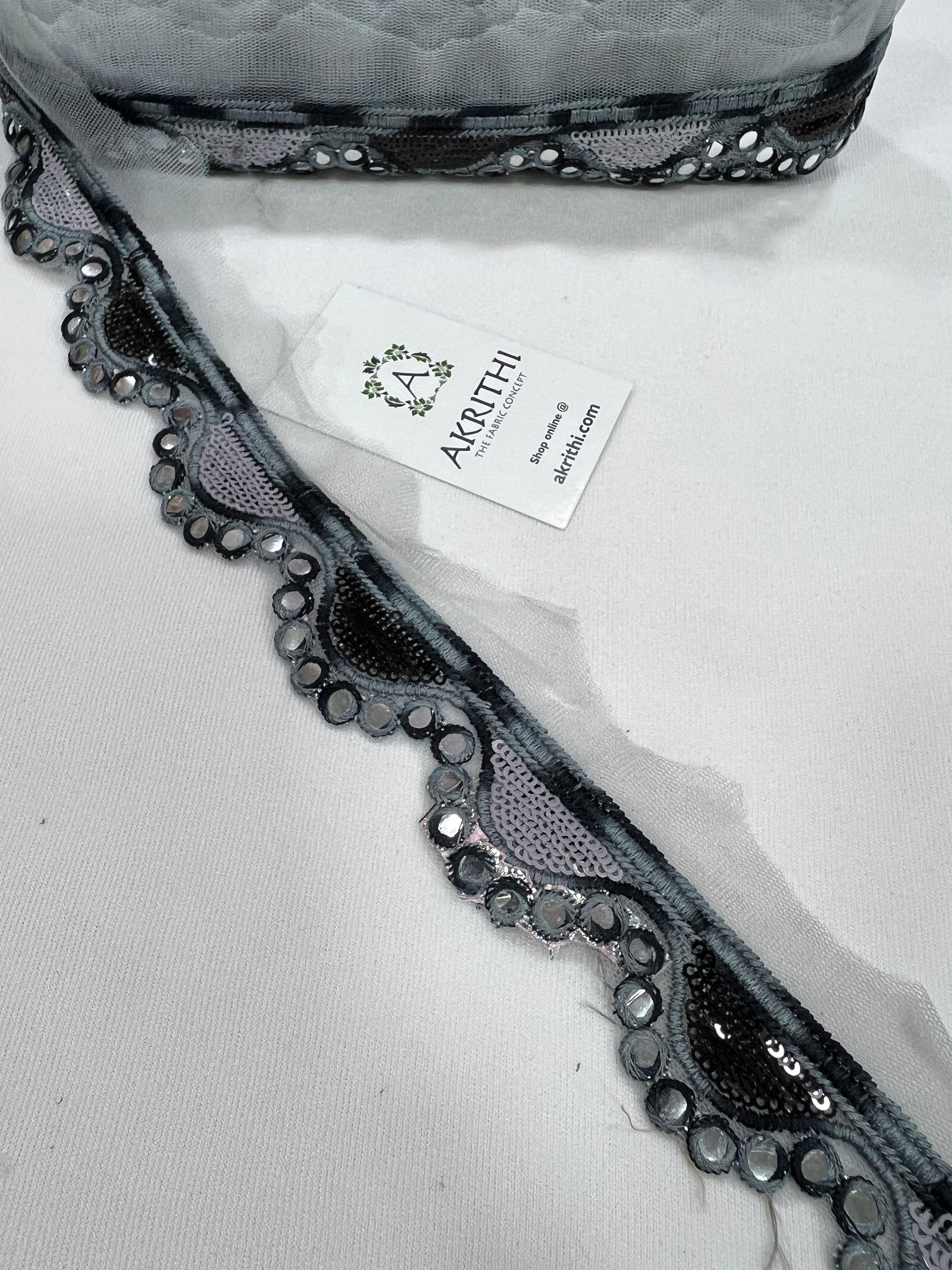 Embroidered lace 9 metres roll